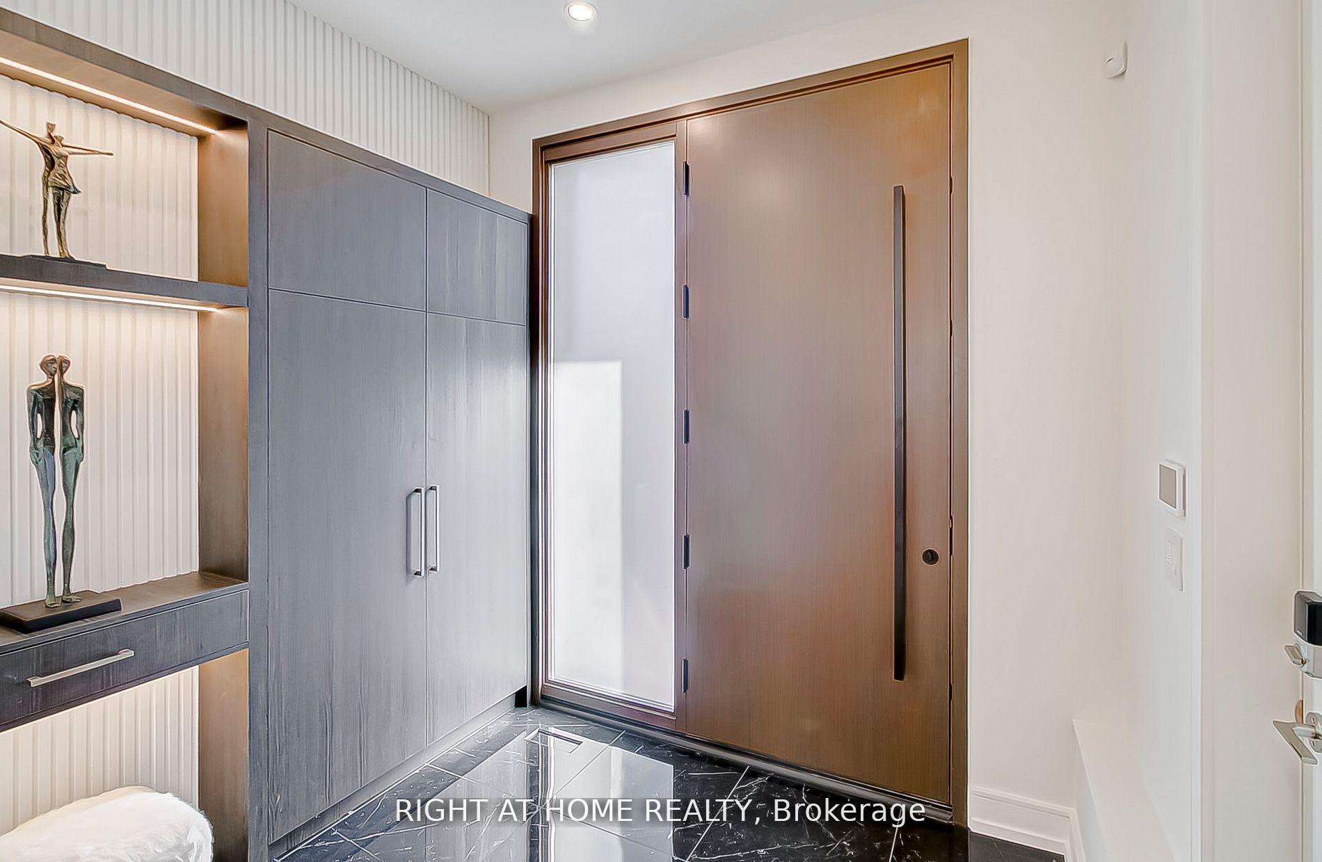 Photo 4 of 100 Glenvale Boulevard, Toronto, Leaside — HOMEH