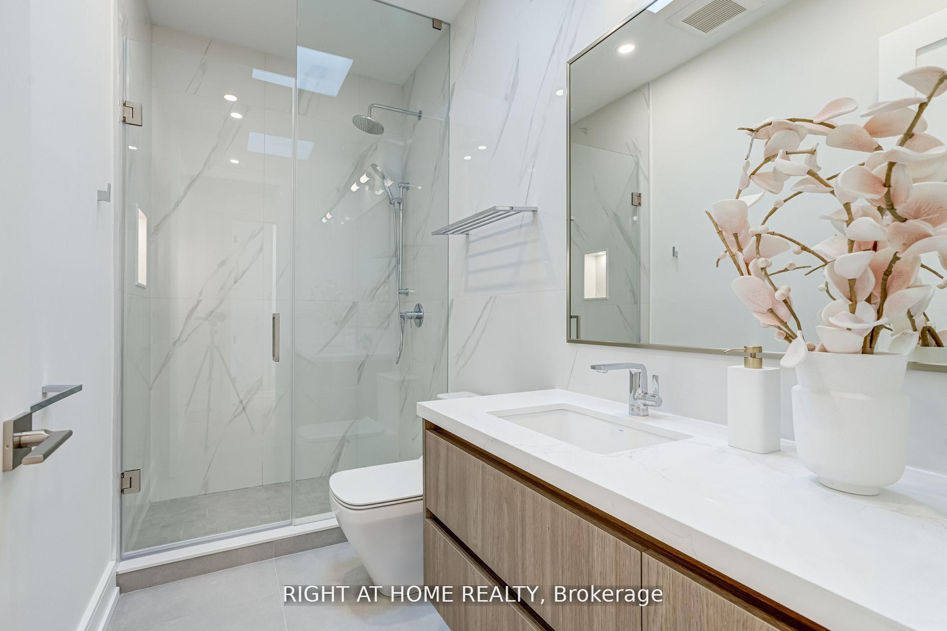 Photo 23 of 100 Glenvale Boulevard, Toronto, Leaside — HOMEH