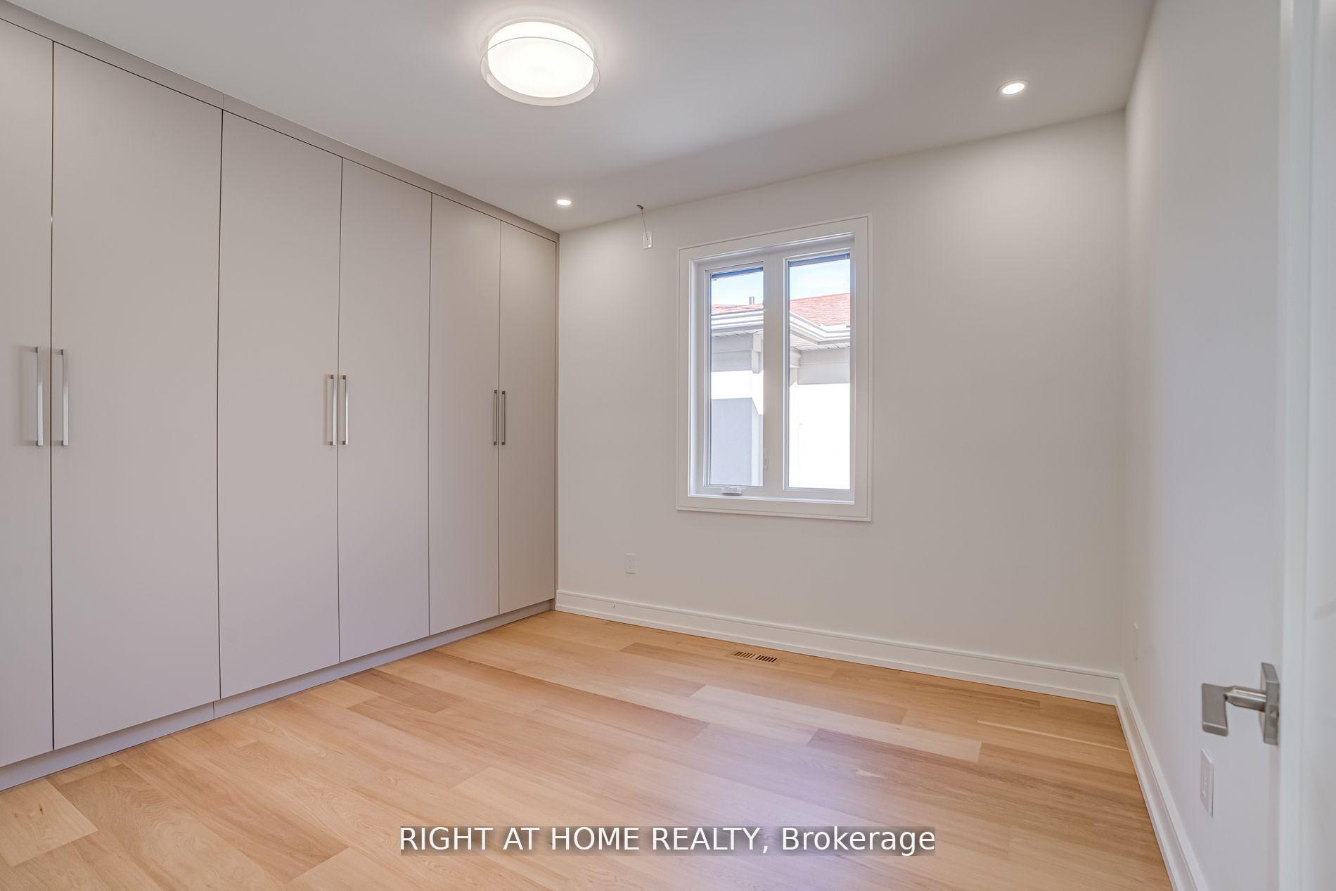 Photo 24 of 100 Glenvale Boulevard, Toronto, Leaside — HOMEH
