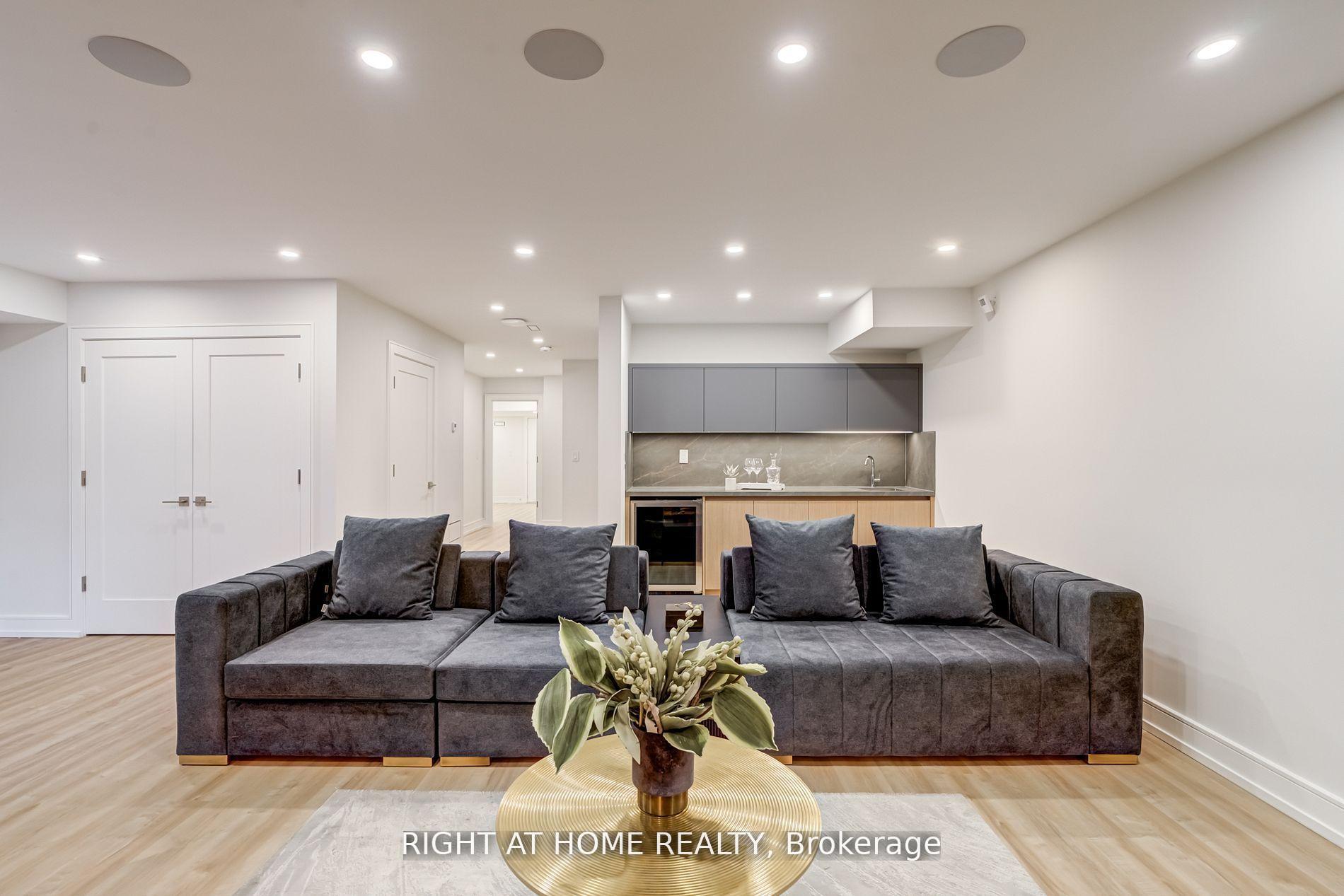 Photo 29 of 100 Glenvale Boulevard, Toronto, Leaside — HOMEH