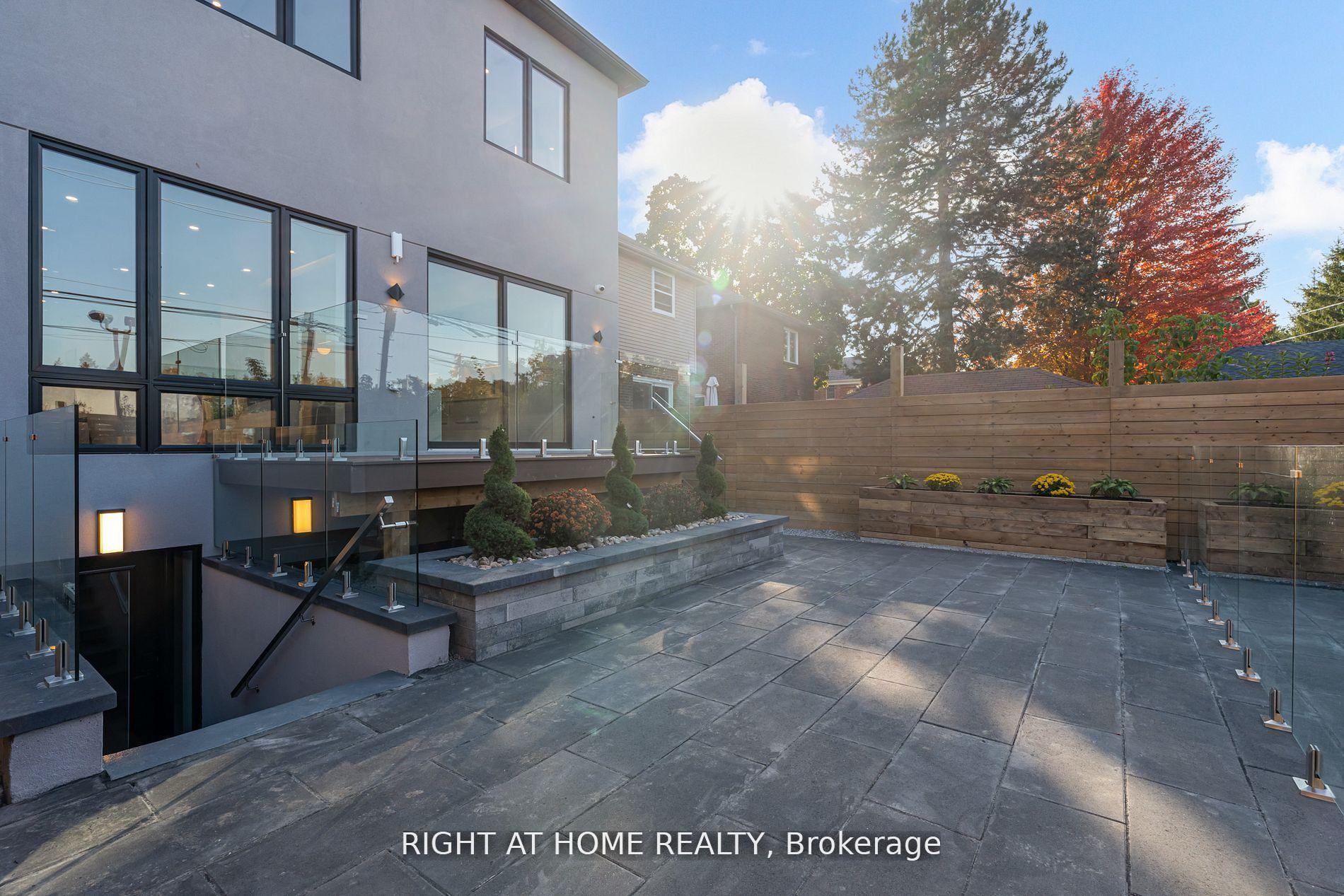 Photo 33 of 100 Glenvale Boulevard, Toronto, Leaside — HOMEH