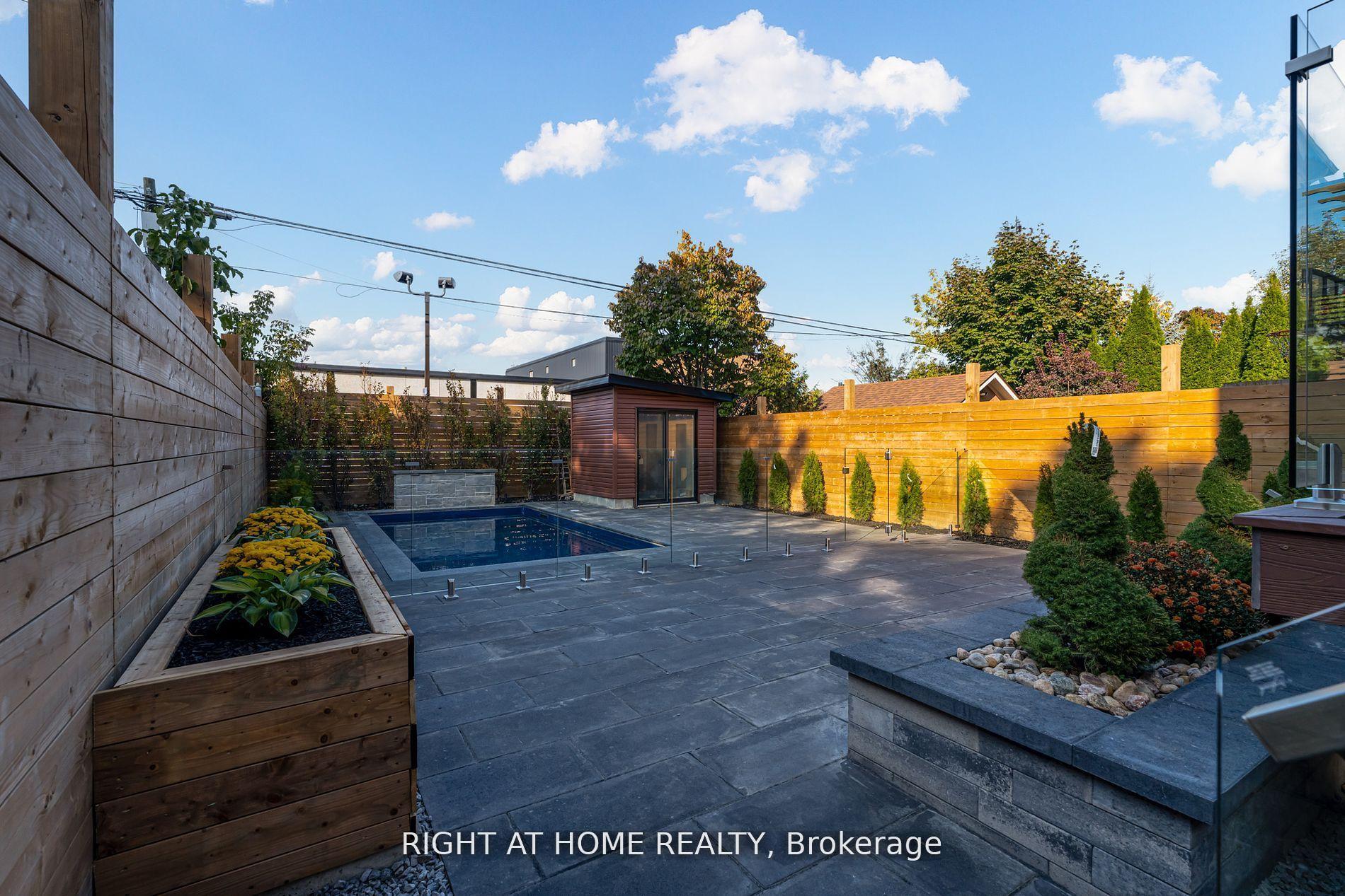 Photo 35 of 100 Glenvale Boulevard, Toronto, Leaside — HOMEH