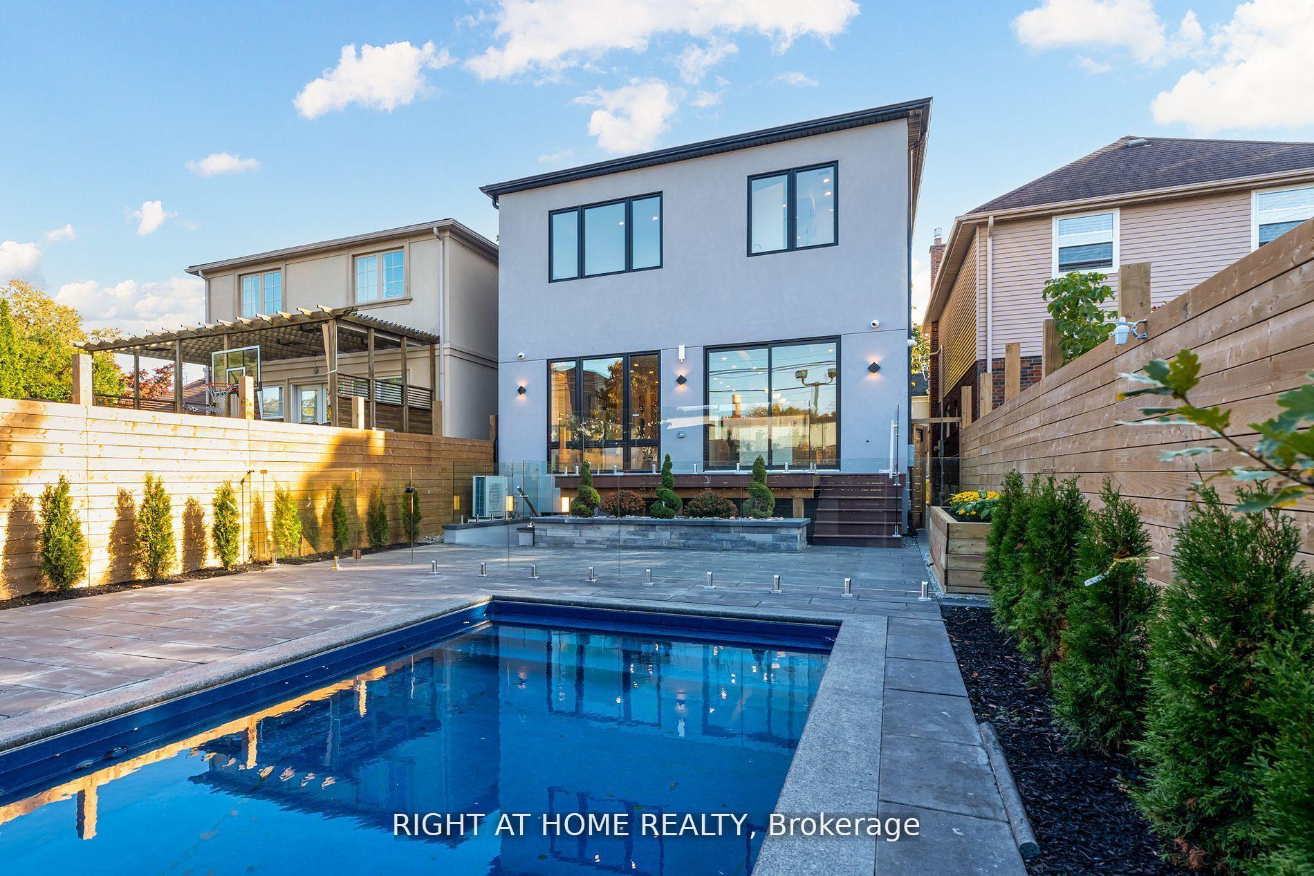 Photo 37 of 100 Glenvale Boulevard, Toronto, Leaside — HOMEH