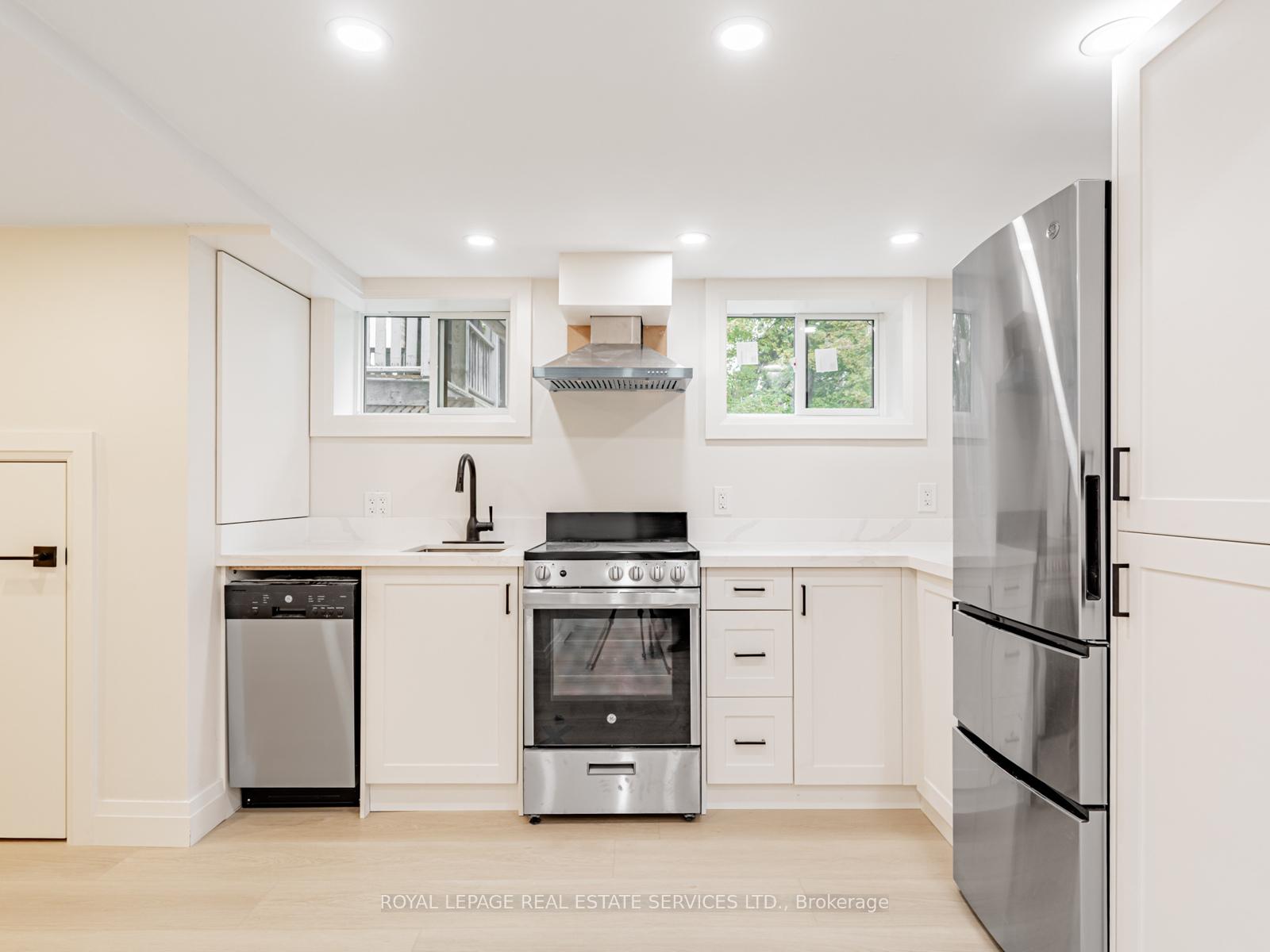 Photo 11 of Unit LOWER, 61 Yonge Boulevard, Toronto, Lawrence Park North — HOMEH