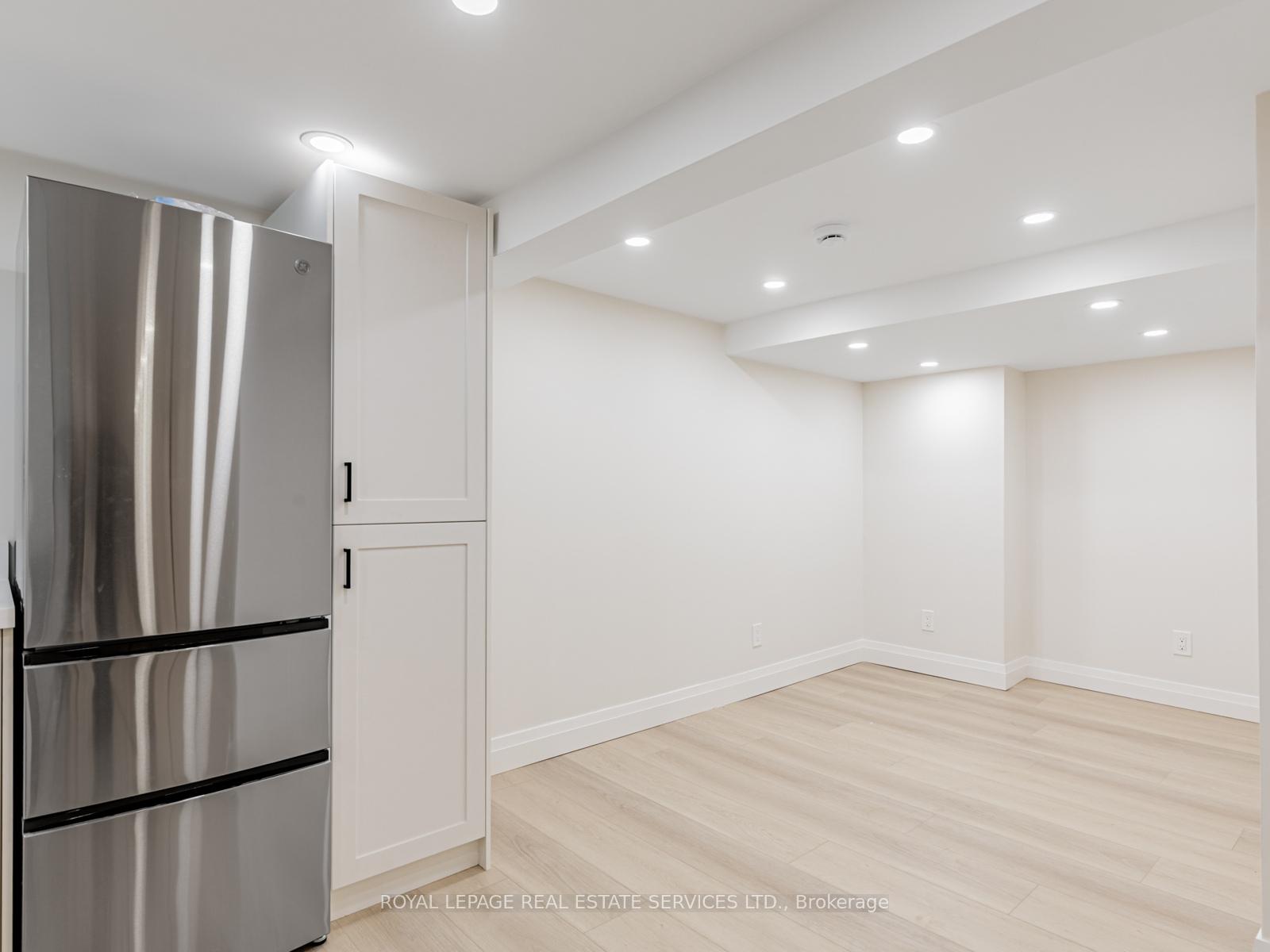 Photo 13 of Unit LOWER, 61 Yonge Boulevard, Toronto, Lawrence Park North — HOMEH