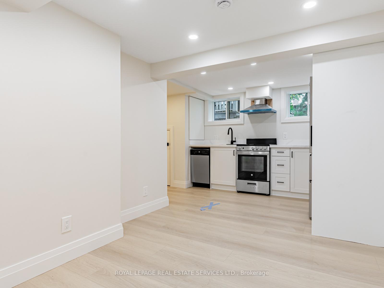 Photo 15 of Unit LOWER, 61 Yonge Boulevard, Toronto, Lawrence Park North — HOMEH