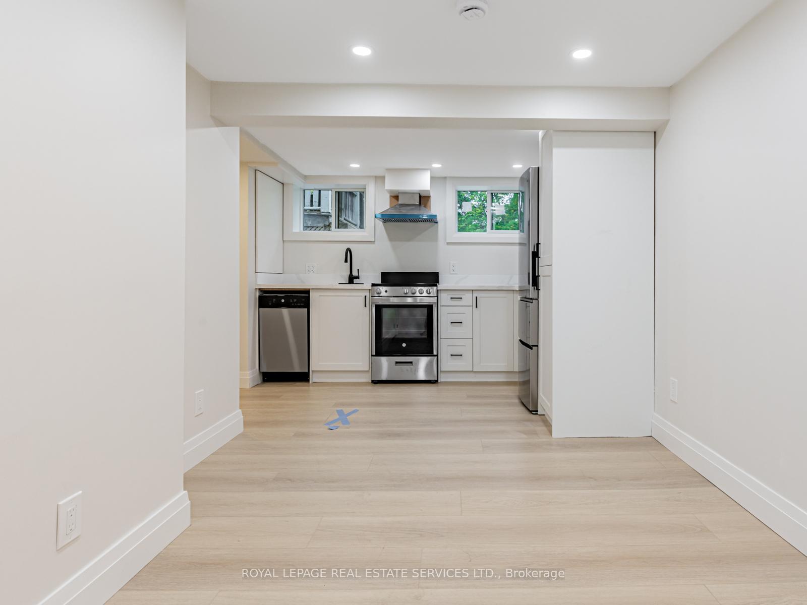 Photo 17 of Unit LOWER, 61 Yonge Boulevard, Toronto, Lawrence Park North — HOMEH