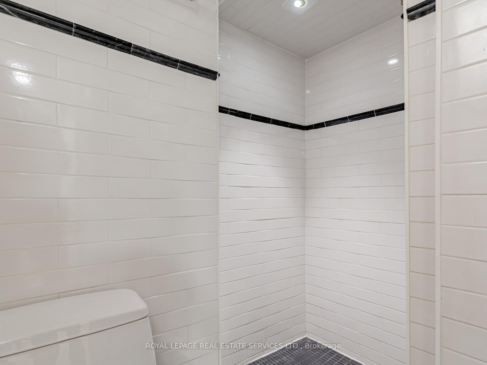 Photo 26 of Unit LOWER, 61 Yonge Boulevard, Toronto, Lawrence Park North — HOMEH