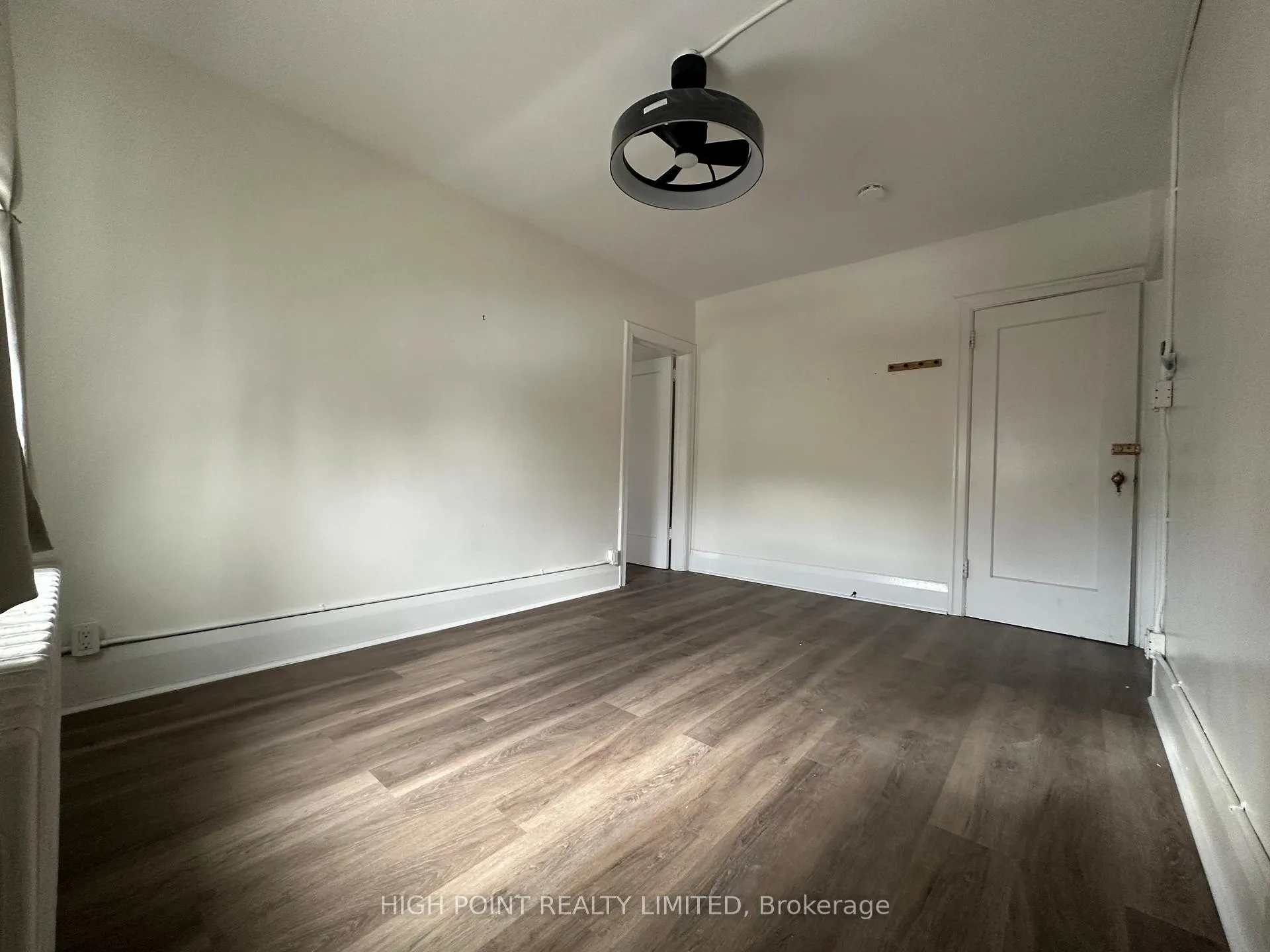 Photo 8 of Unit Unit 2, 1641 Bayview Avenue, Toronto, Leaside — HOMEH
