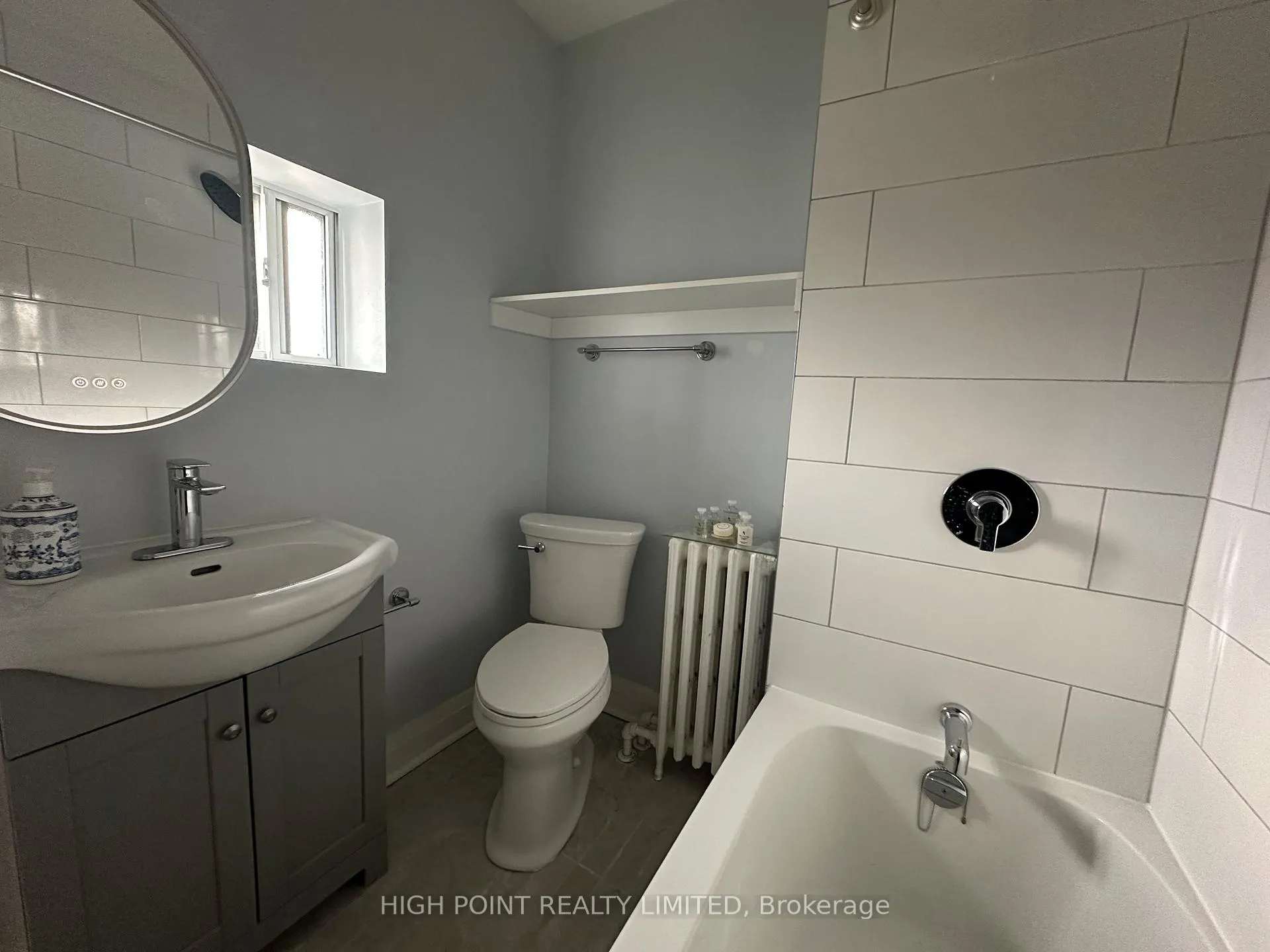 Photo 12 of Unit Unit 2, 1641 Bayview Avenue, Toronto, Leaside — HOMEH