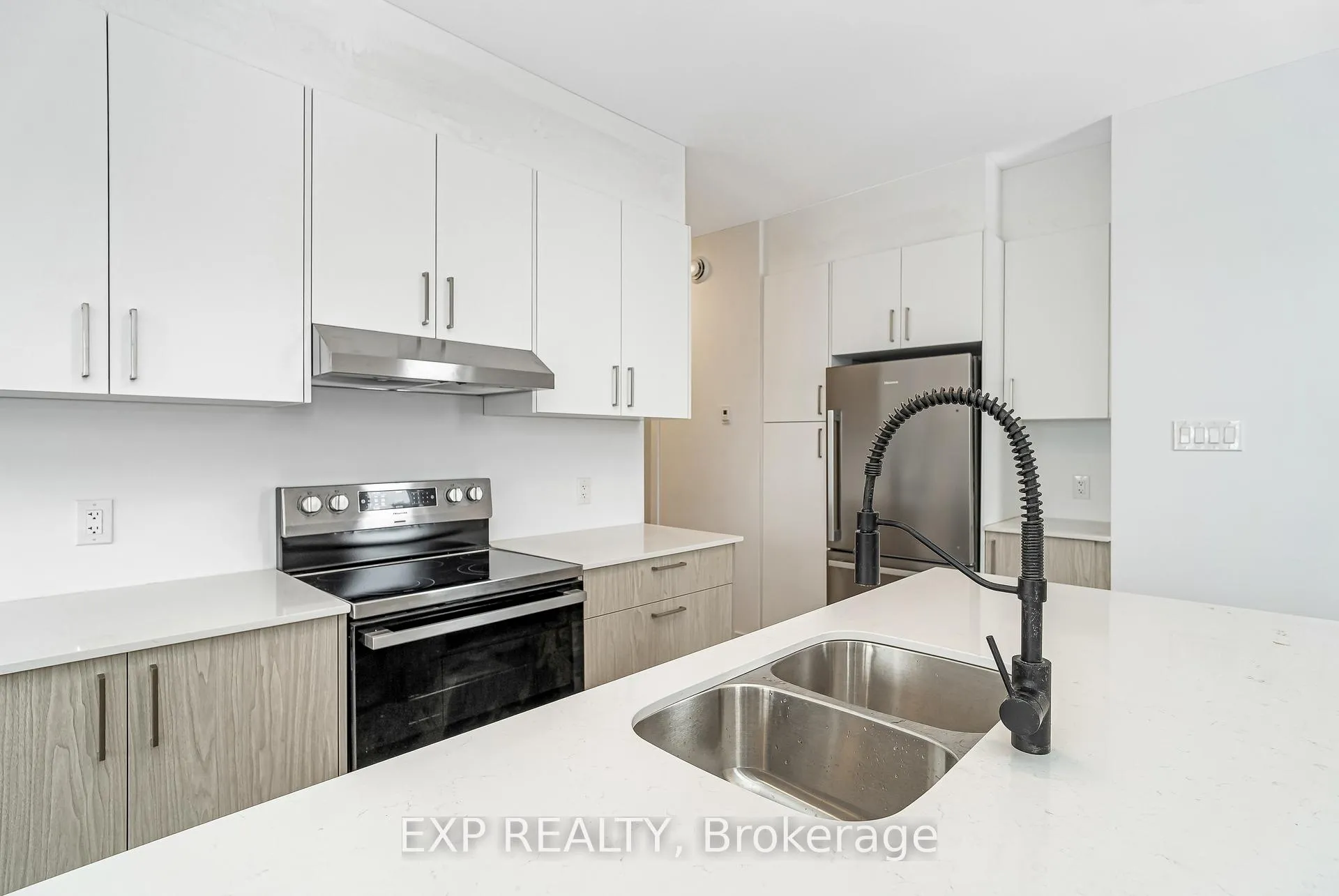 Photo 3 of Unit Unit A, 1369 Louis Lane, Ottawa, Cyrville Rd./Industrial Park — HOMEH