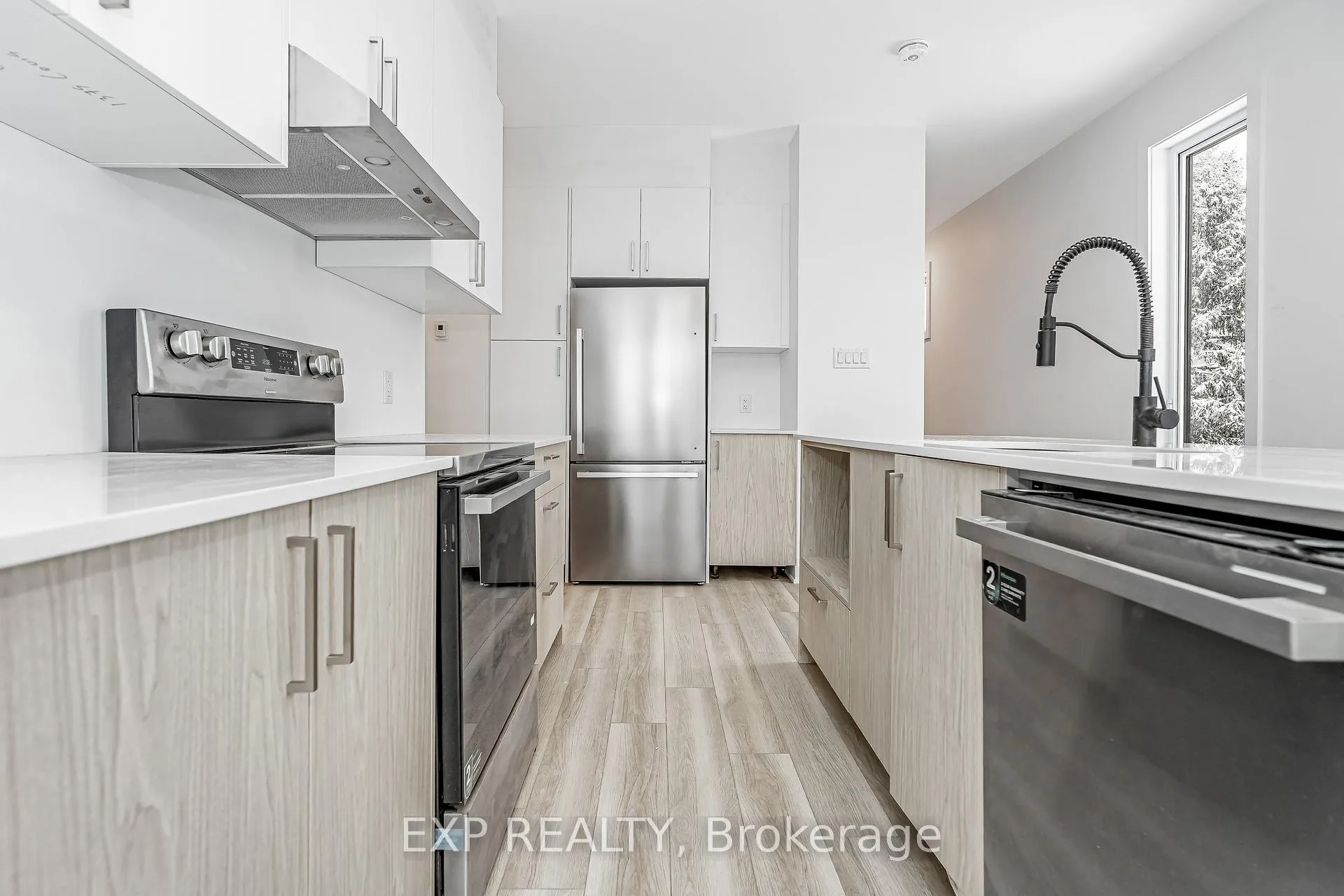 Photo 4 of Unit Unit A, 1369 Louis Lane, Ottawa, Cyrville Rd./Industrial Park — HOMEH