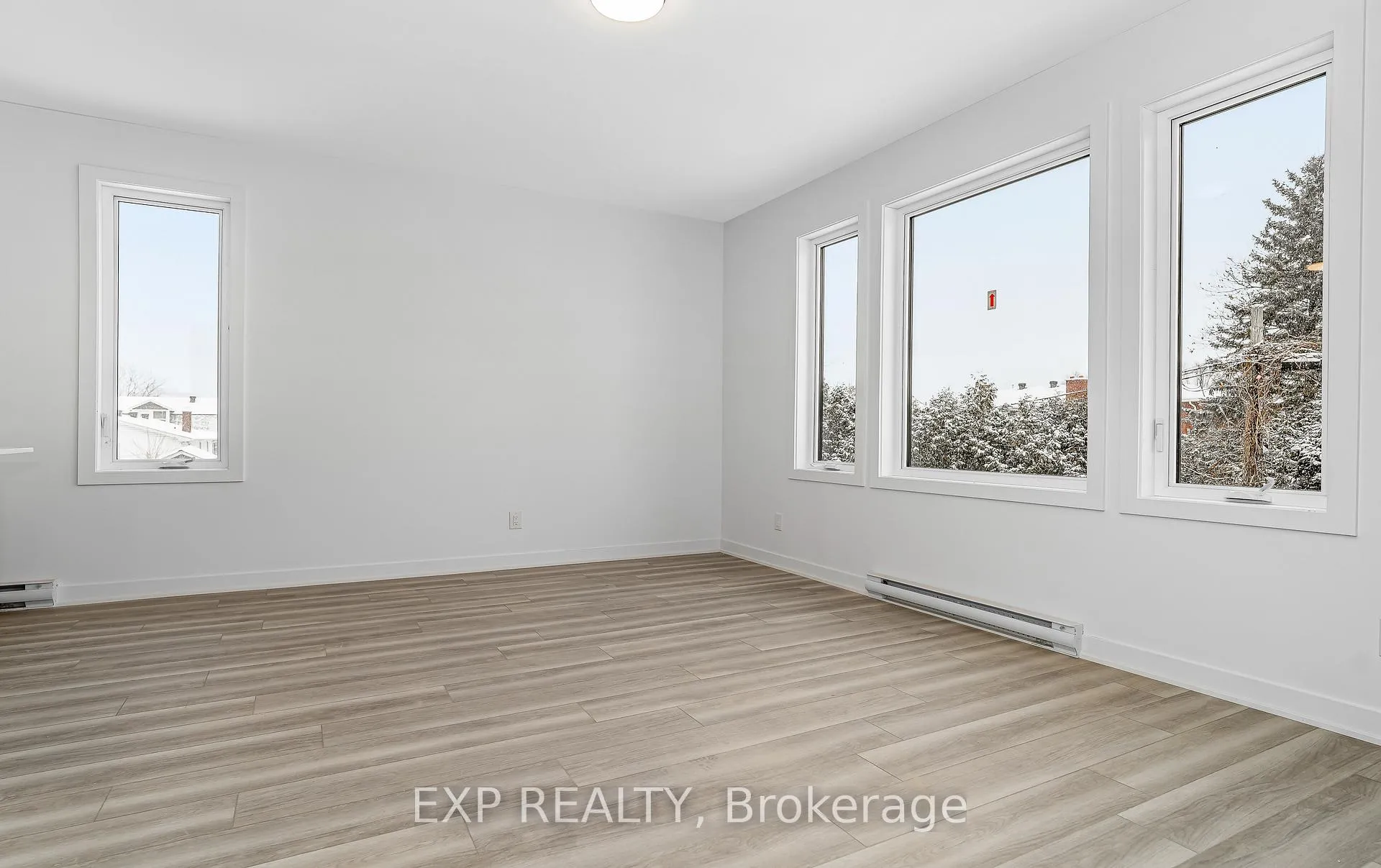 Photo 7 of Unit Unit A, 1369 Louis Lane, Ottawa, Cyrville Rd./Industrial Park — HOMEH