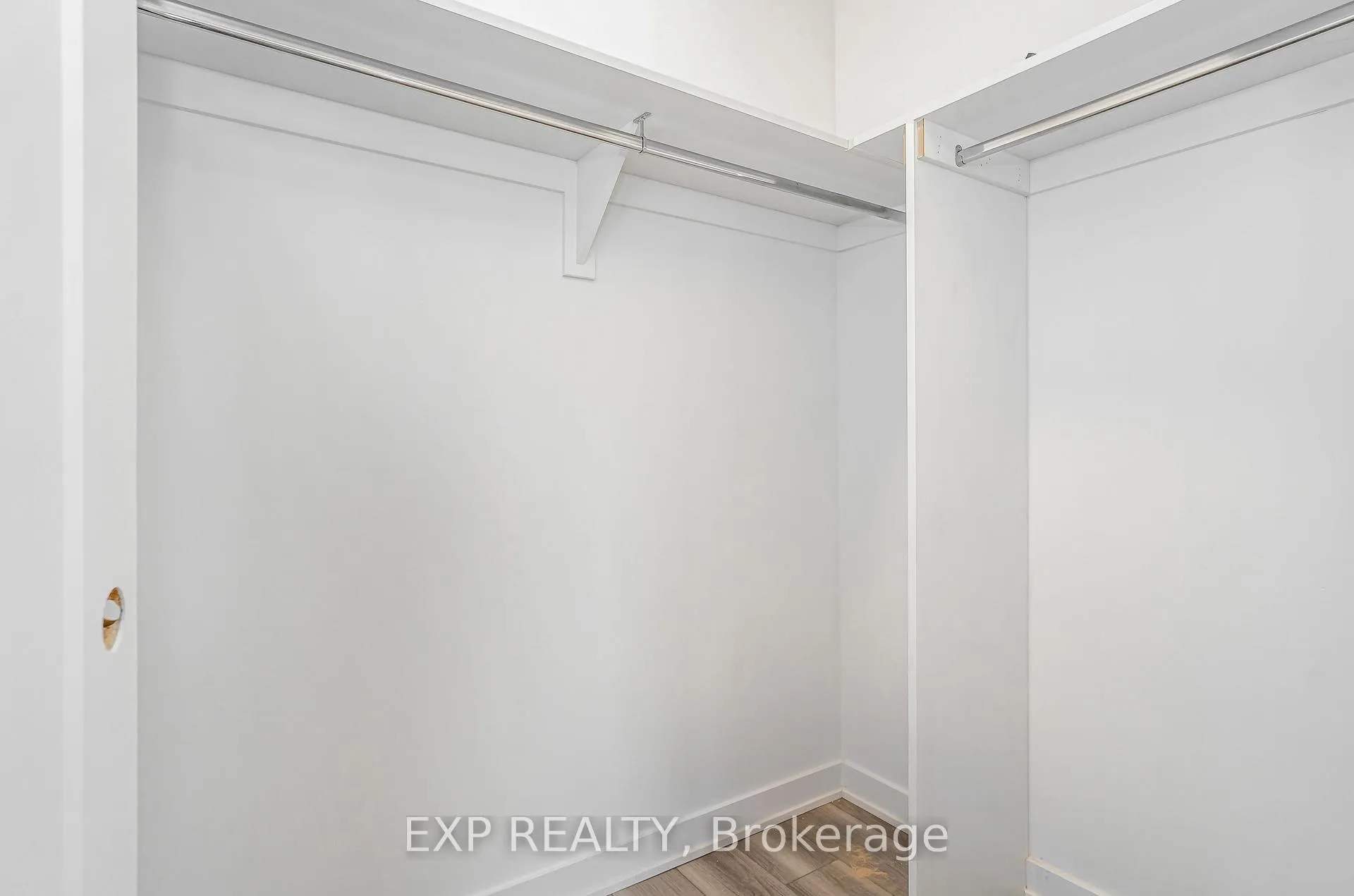 Photo 10 of Unit Unit A, 1369 Louis Lane, Ottawa, Cyrville Rd./Industrial Park — HOMEH