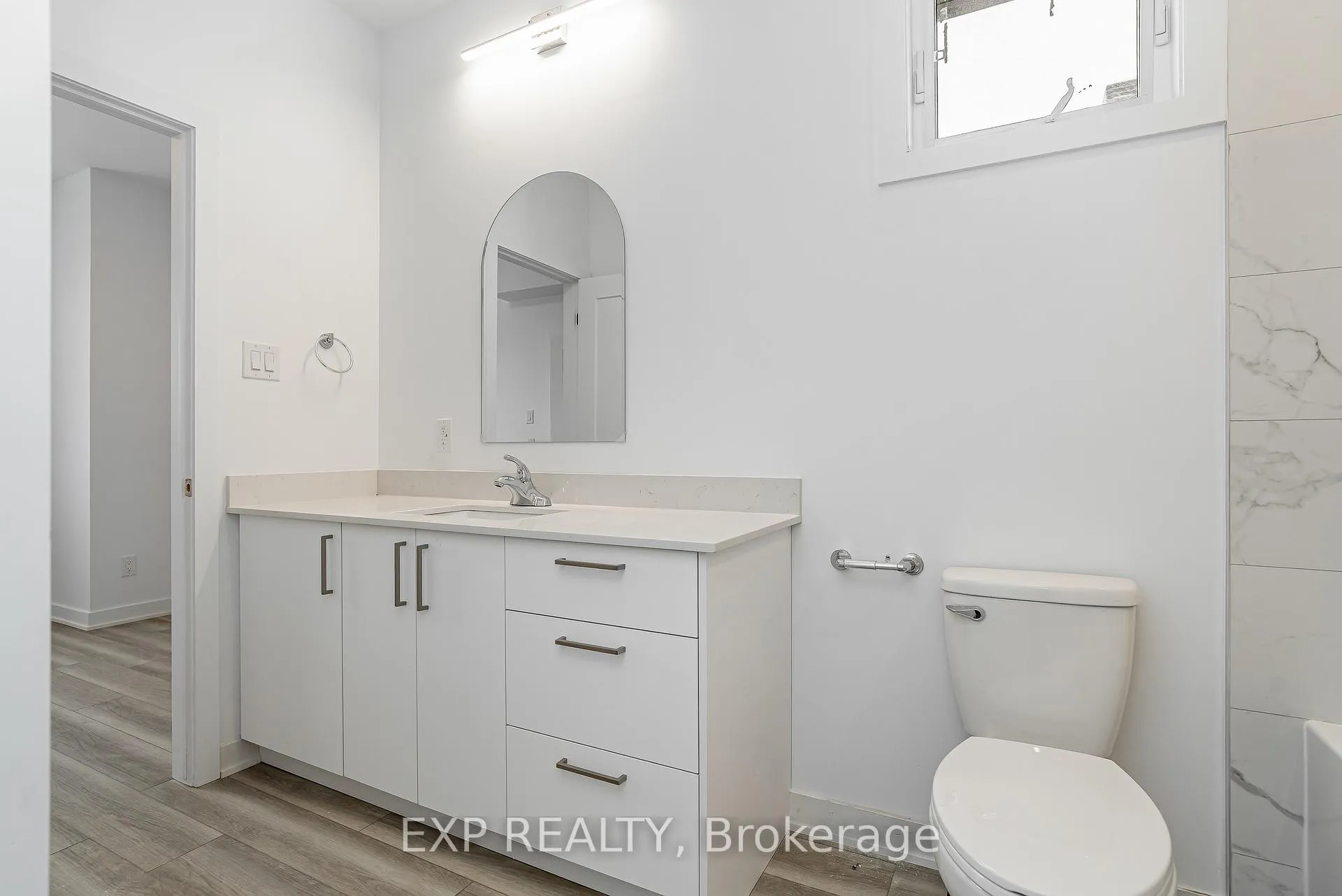 Photo 11 of Unit Unit A, 1369 Louis Lane, Ottawa, Cyrville Rd./Industrial Park — HOMEH
