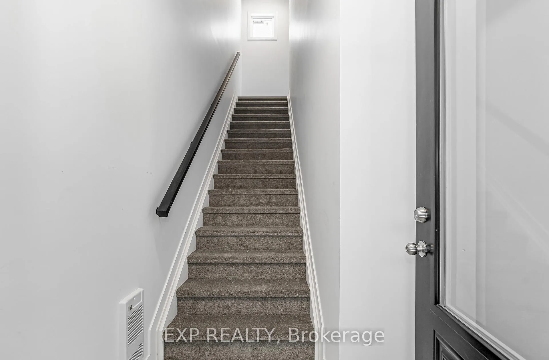 Photo 20 of Unit Unit A, 1369 Louis Lane, Ottawa, Cyrville Rd./Industrial Park — HOMEH