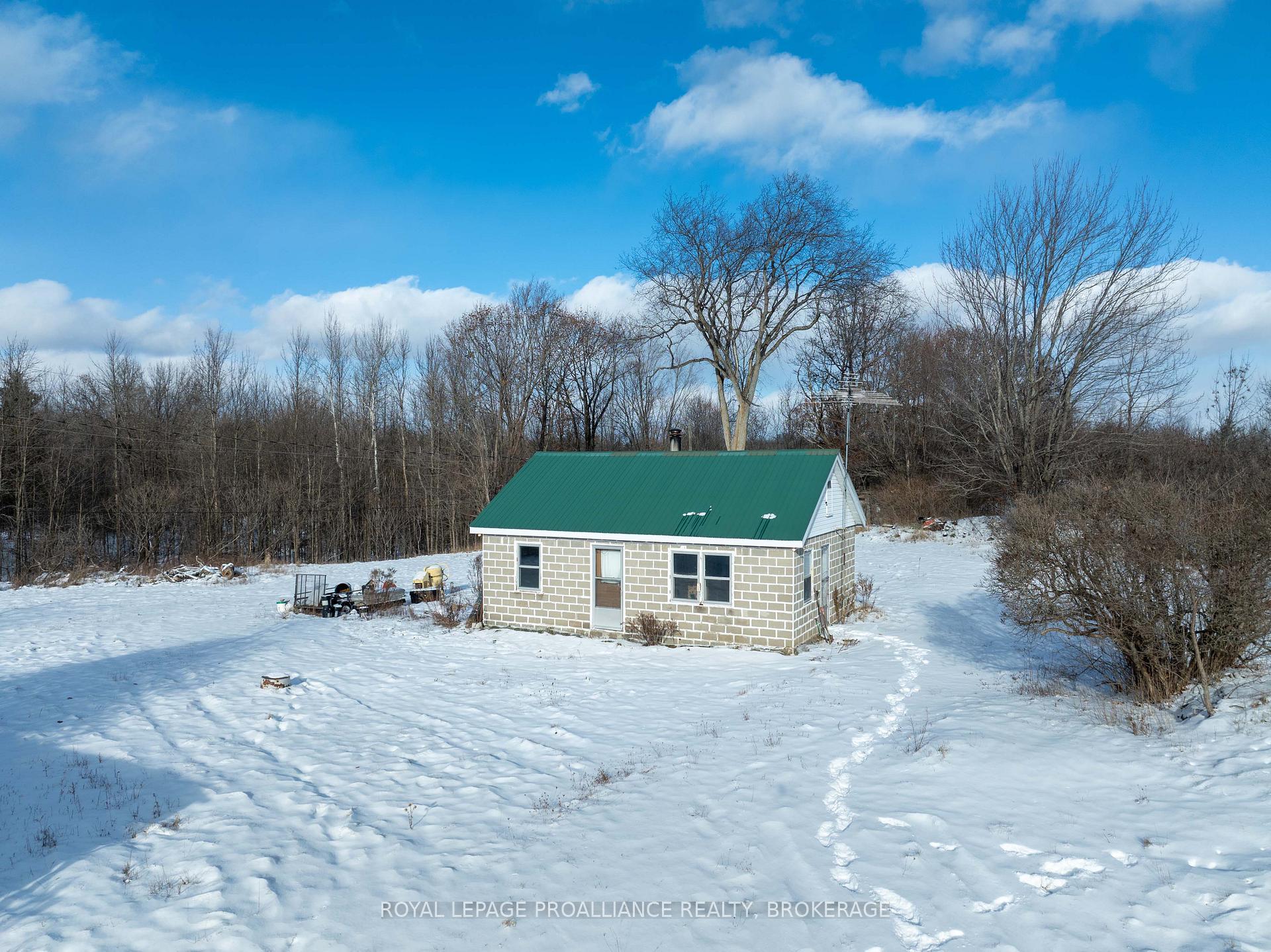 Photo 2 of 568 Ritchie Side Road, Tay Valley, Bathurst/Burgess & Sherbrooke (South Sherbrooke) Twp — HOMEH