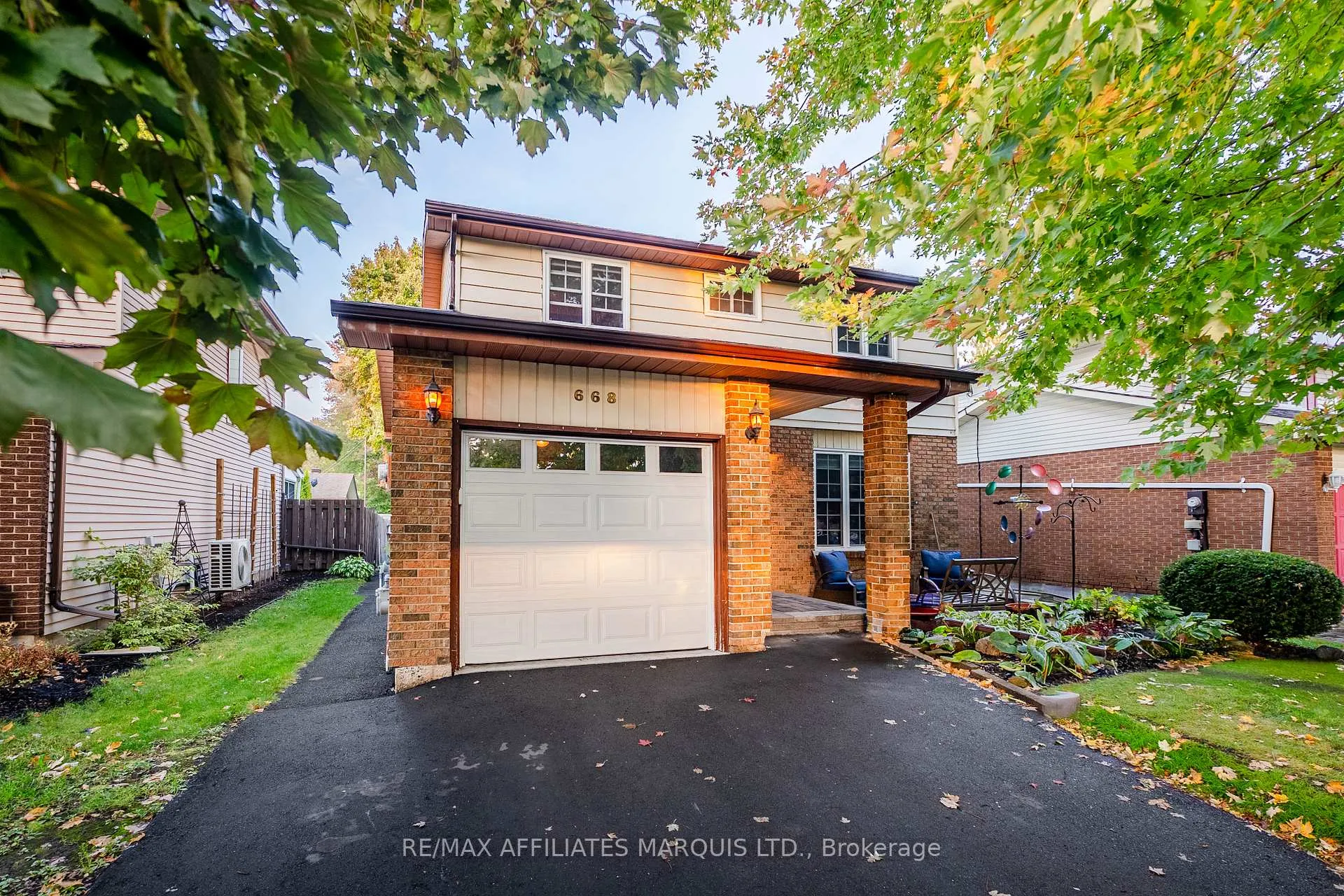 Photo 2 of 668 Champlain Drive N, Cornwall — HOMEH