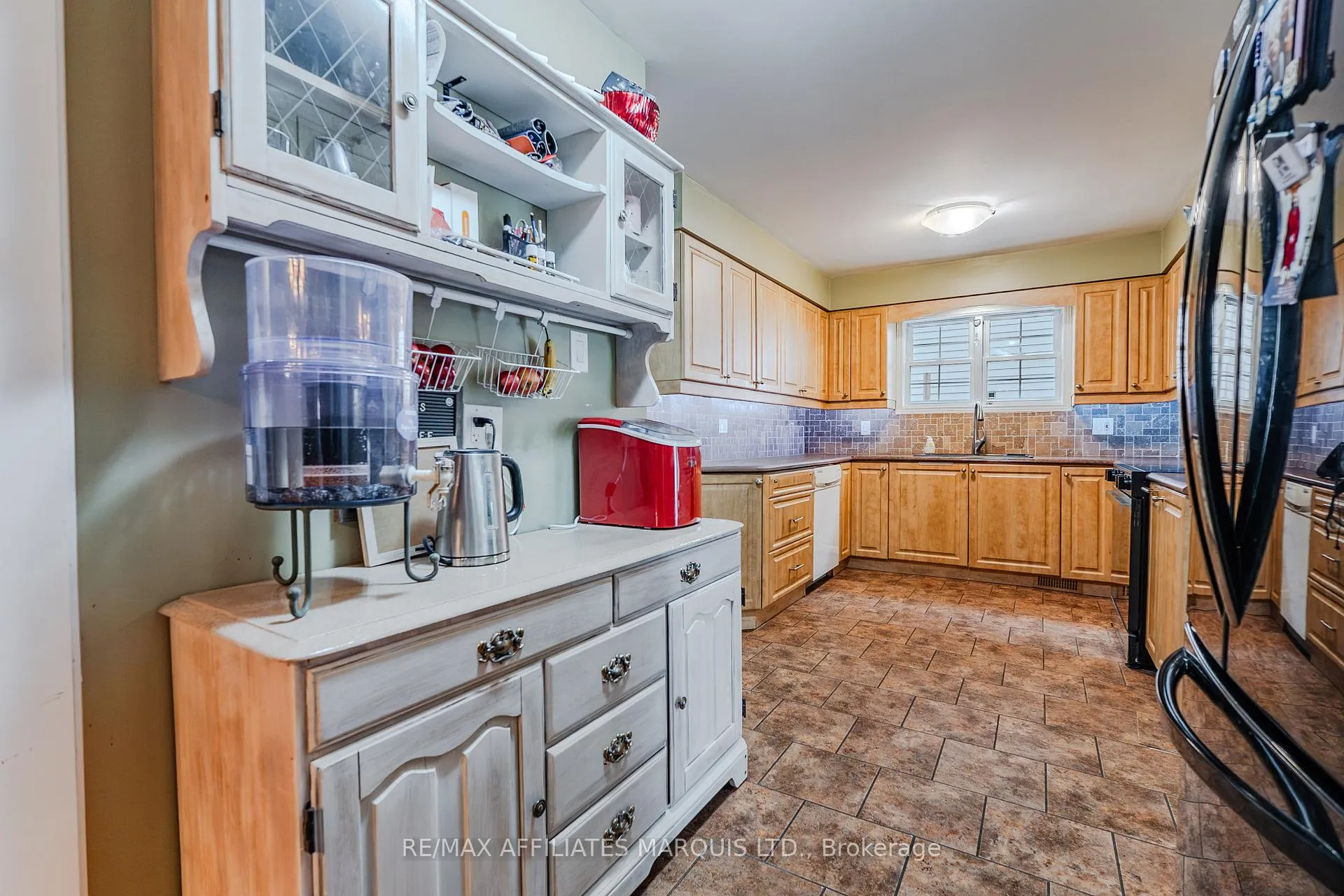 Photo 8 of 668 Champlain Drive N, Cornwall — HOMEH