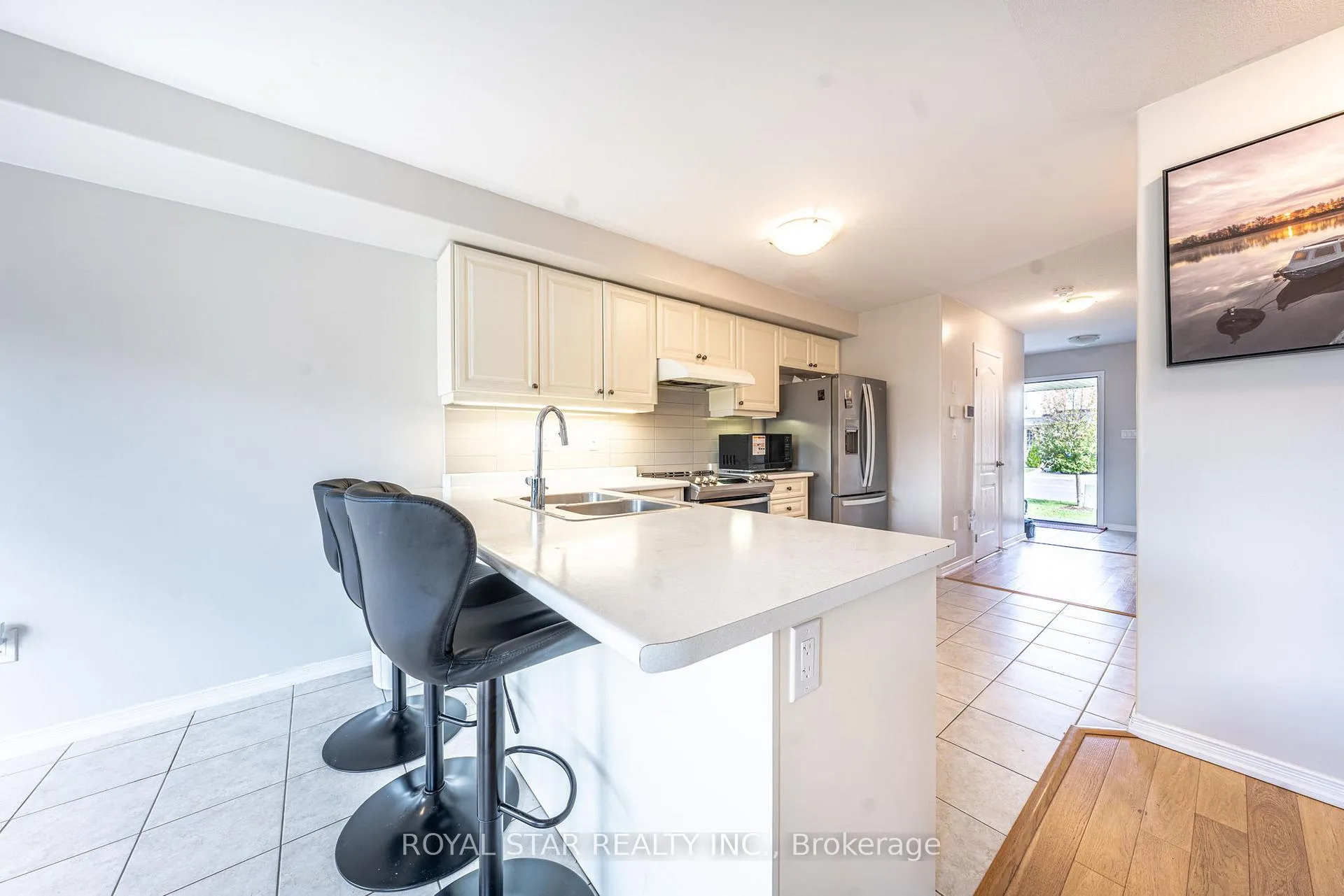 Photo 4 of 170 Esther Crescent, Thorold, Allanburg/Thorold South — HOMEH