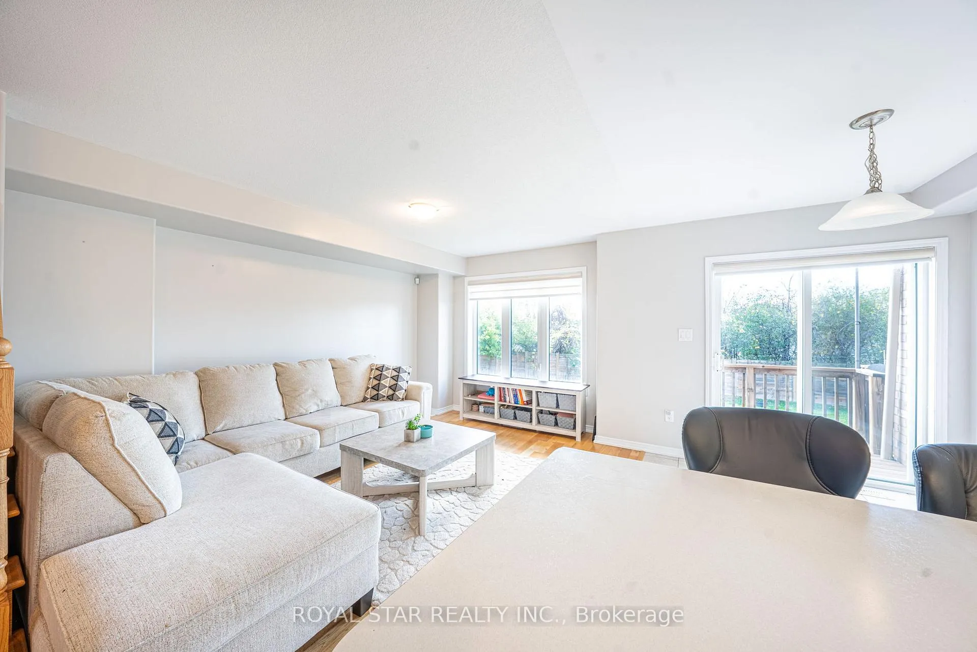 Photo 5 of 170 Esther Crescent, Thorold, Allanburg/Thorold South — HOMEH