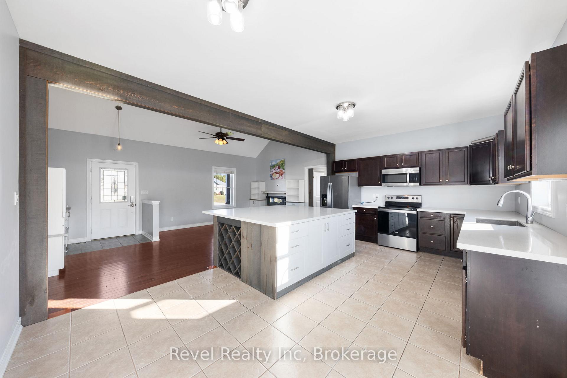 Photo 8 of 23 Rue Helene, Tiny, Lafontaine — HOMEH