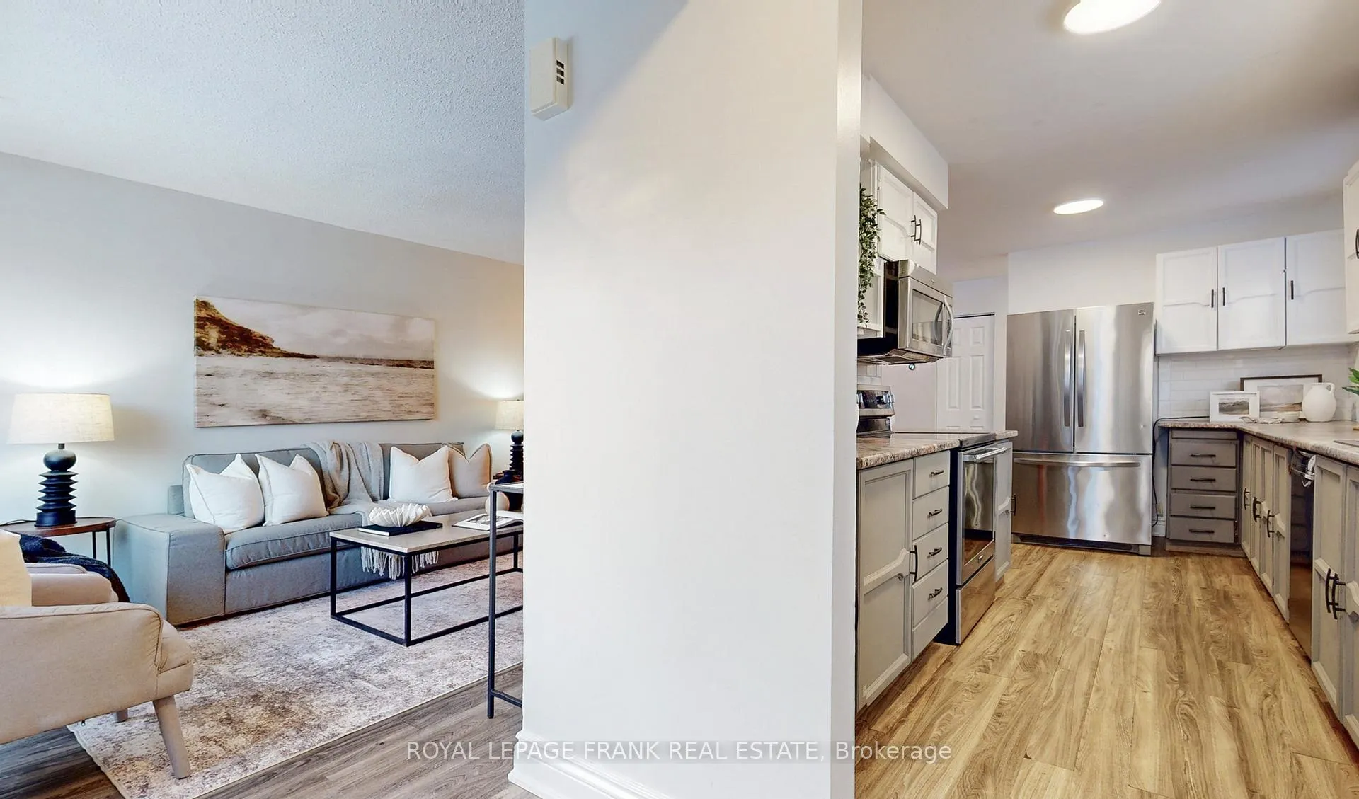 Photo 3 of 732 Annapolis Avenue, Oshawa, McLaughlin — HOMEH