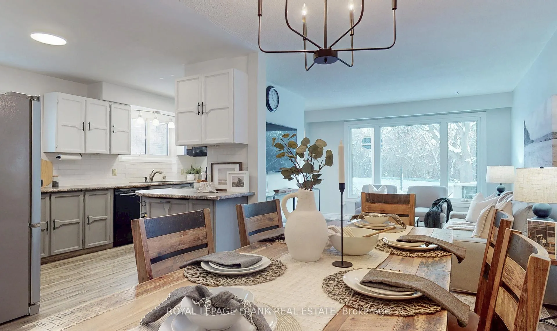 Photo 7 of 732 Annapolis Avenue, Oshawa, McLaughlin — HOMEH