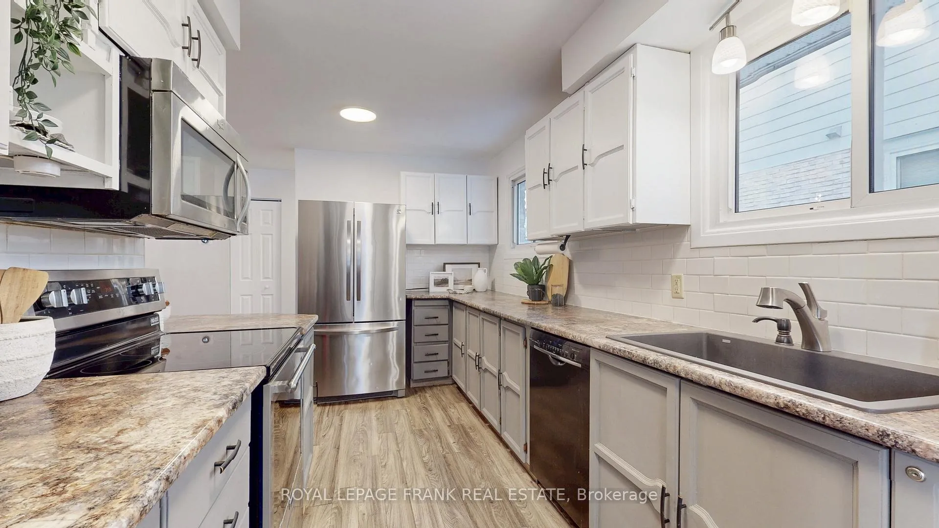 Photo 11 of 732 Annapolis Avenue, Oshawa, McLaughlin — HOMEH