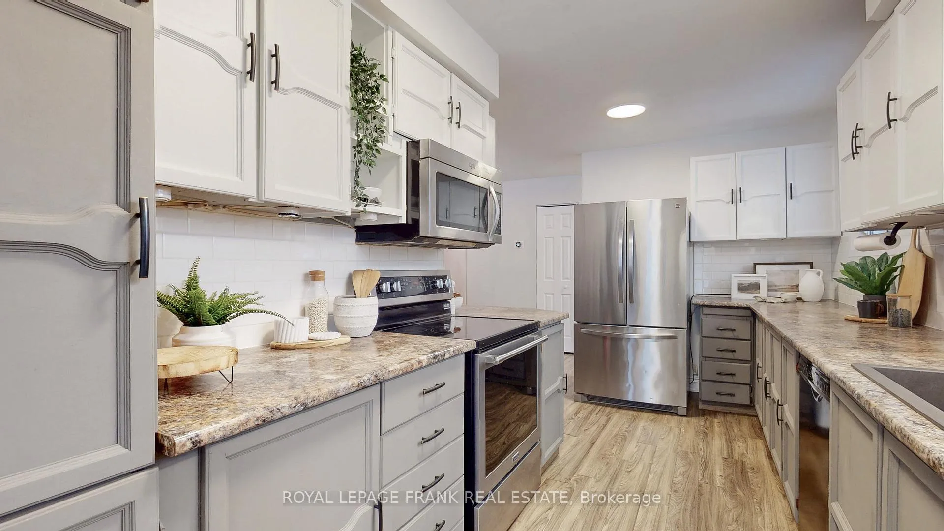 Photo 12 of 732 Annapolis Avenue, Oshawa, McLaughlin — HOMEH
