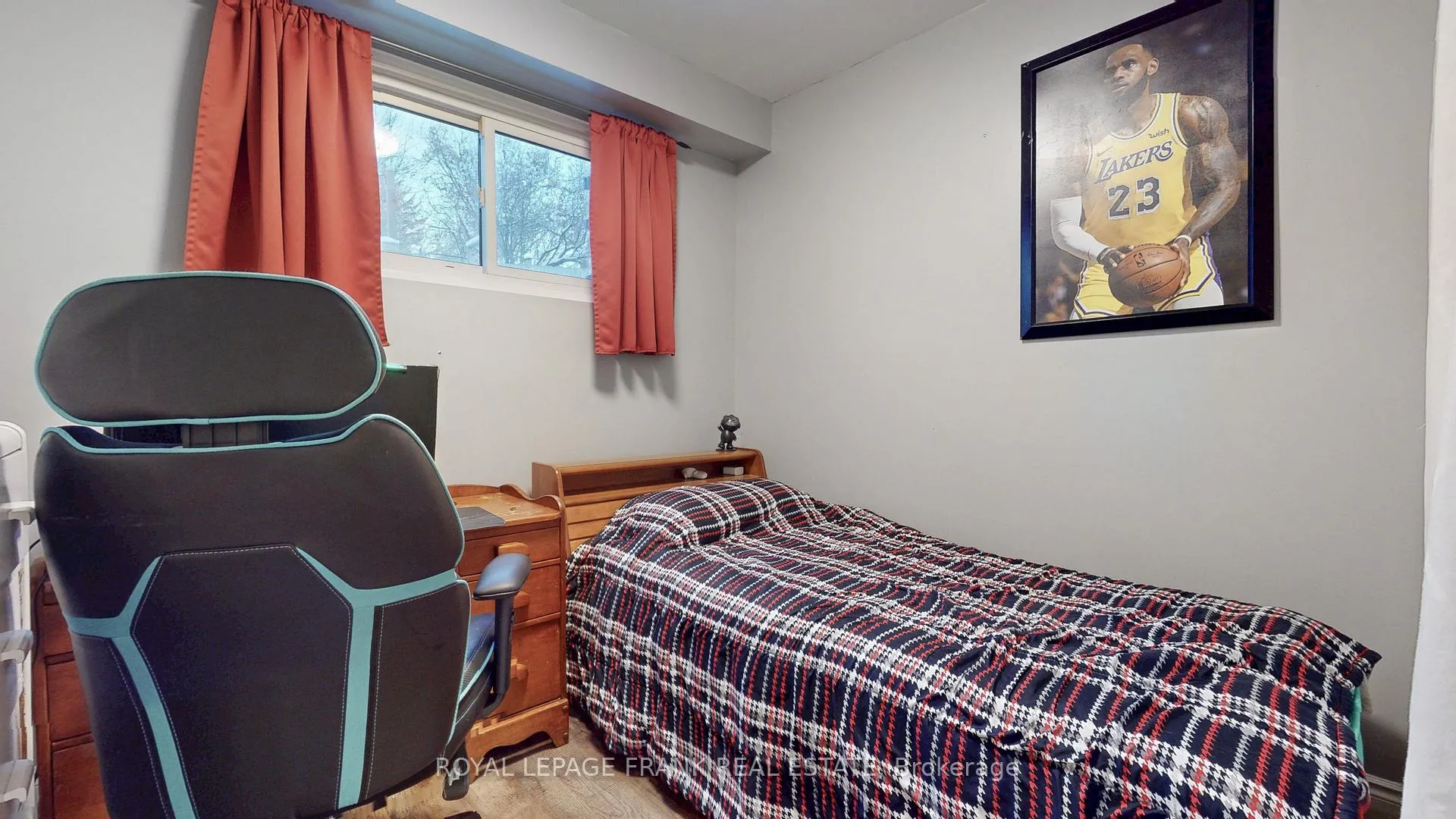 Photo 17 of 732 Annapolis Avenue, Oshawa, McLaughlin — HOMEH