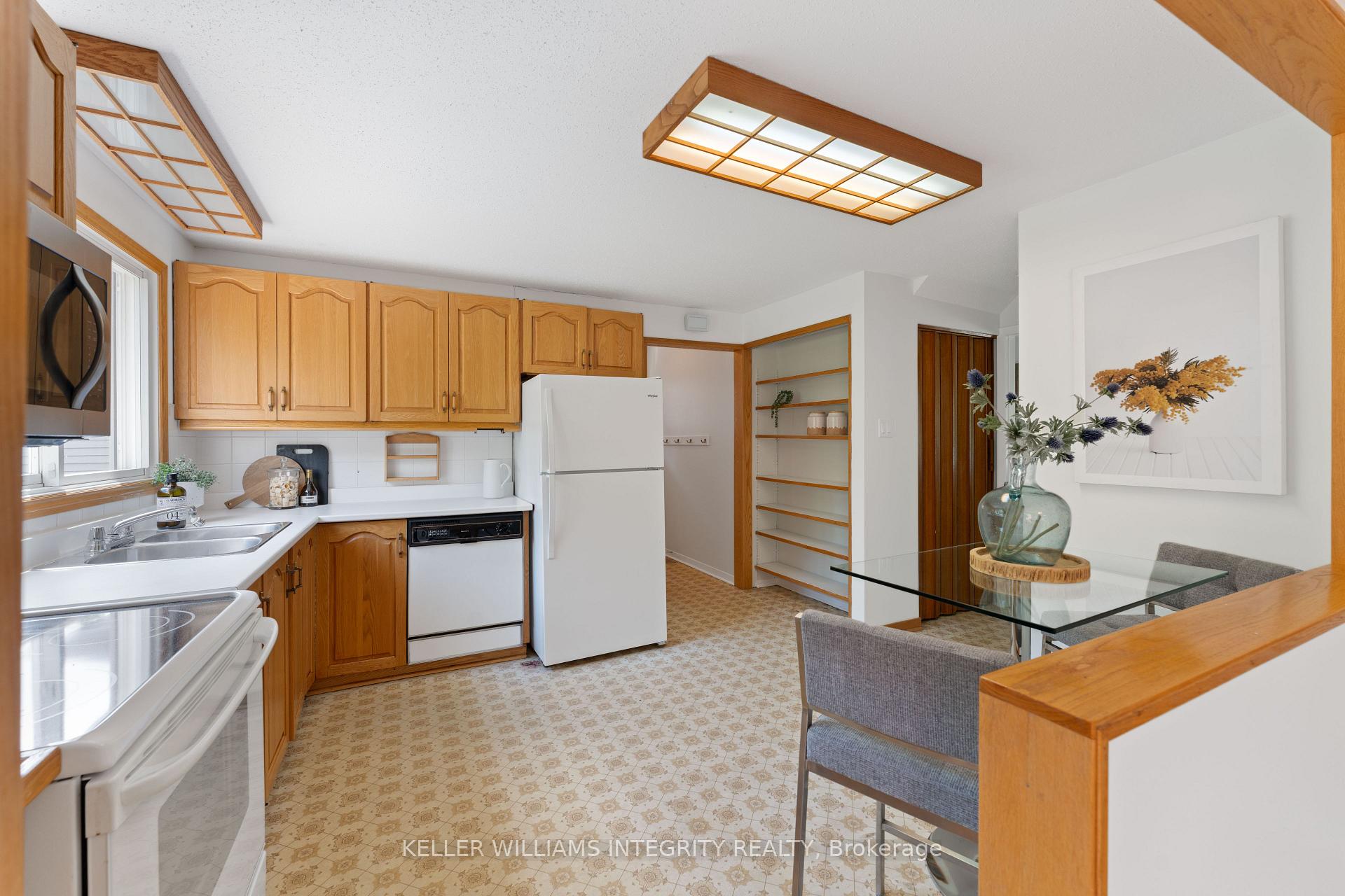 Photo 6 of 75 Downsview Crescent, Ottawa, Tanglewood — HOMEH
