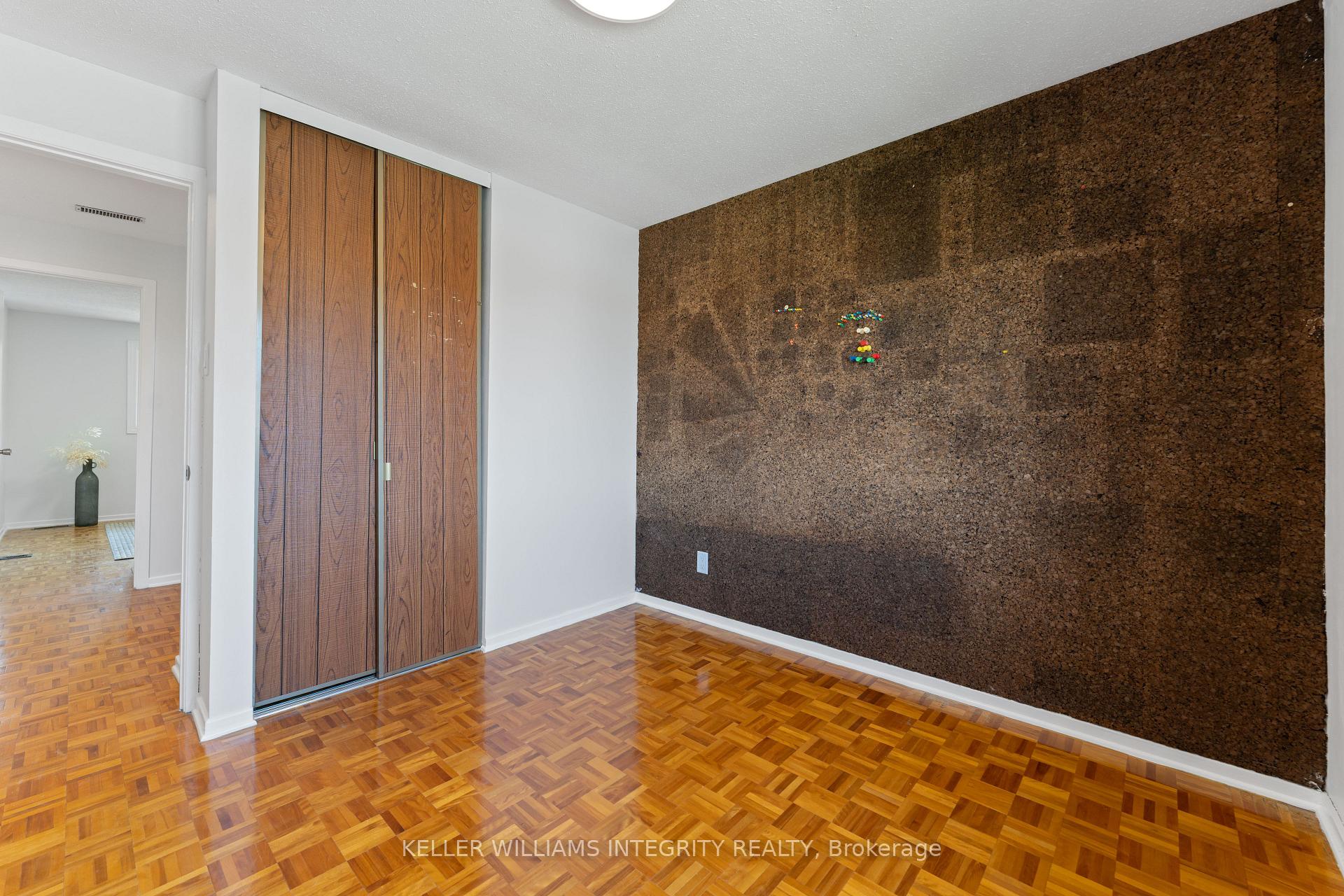 Photo 16 of 75 Downsview Crescent, Ottawa, Tanglewood — HOMEH
