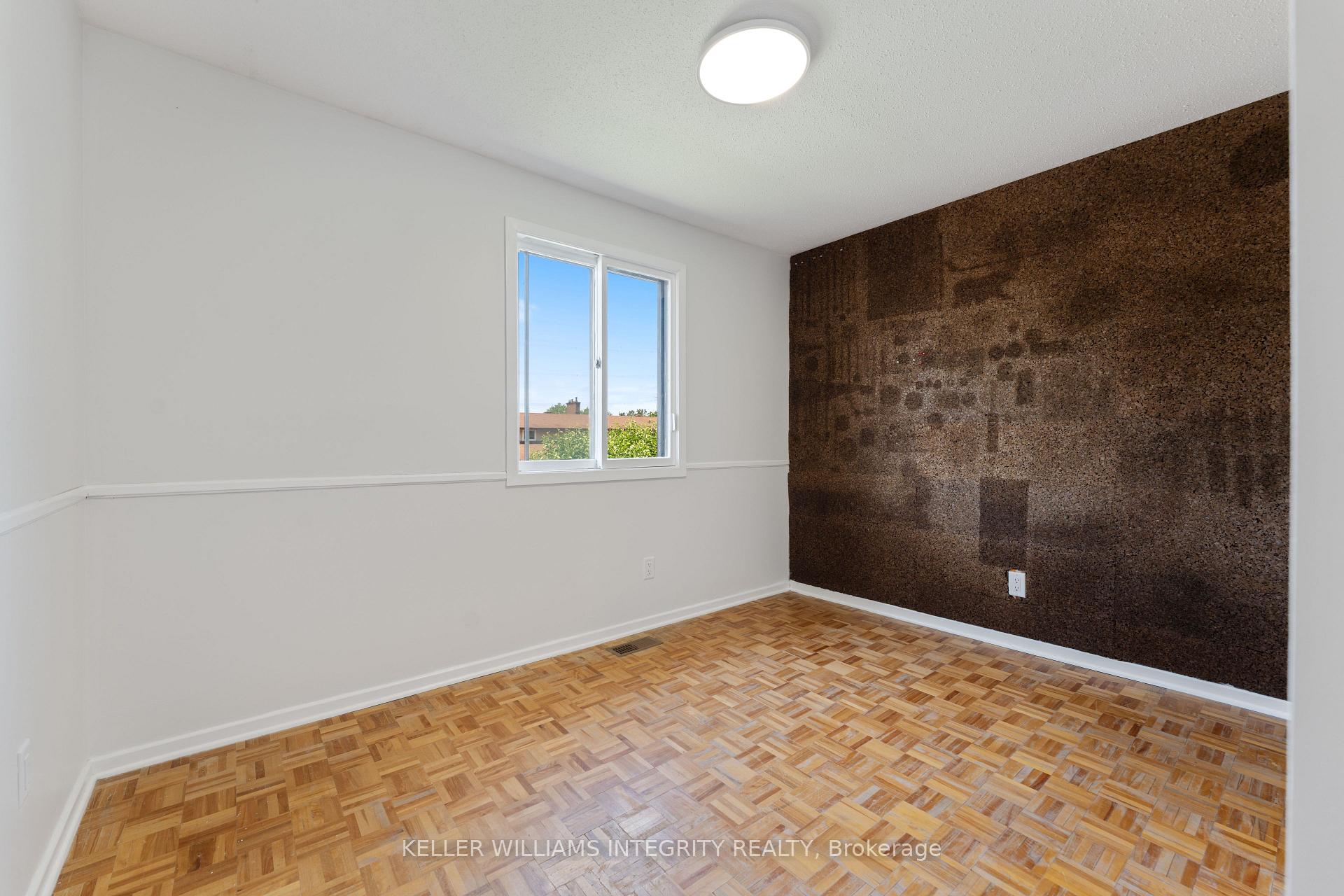 Photo 17 of 75 Downsview Crescent, Ottawa, Tanglewood — HOMEH