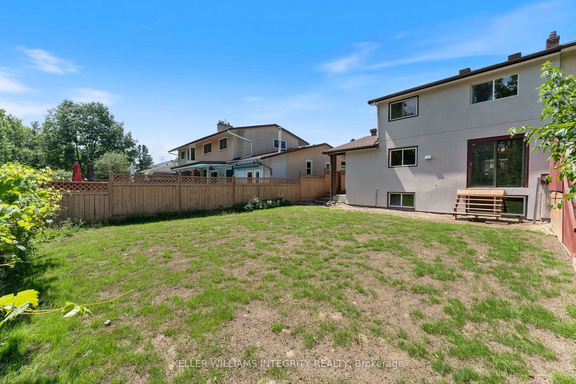 Photo 22 of 75 Downsview Crescent, Ottawa, Tanglewood — HOMEH