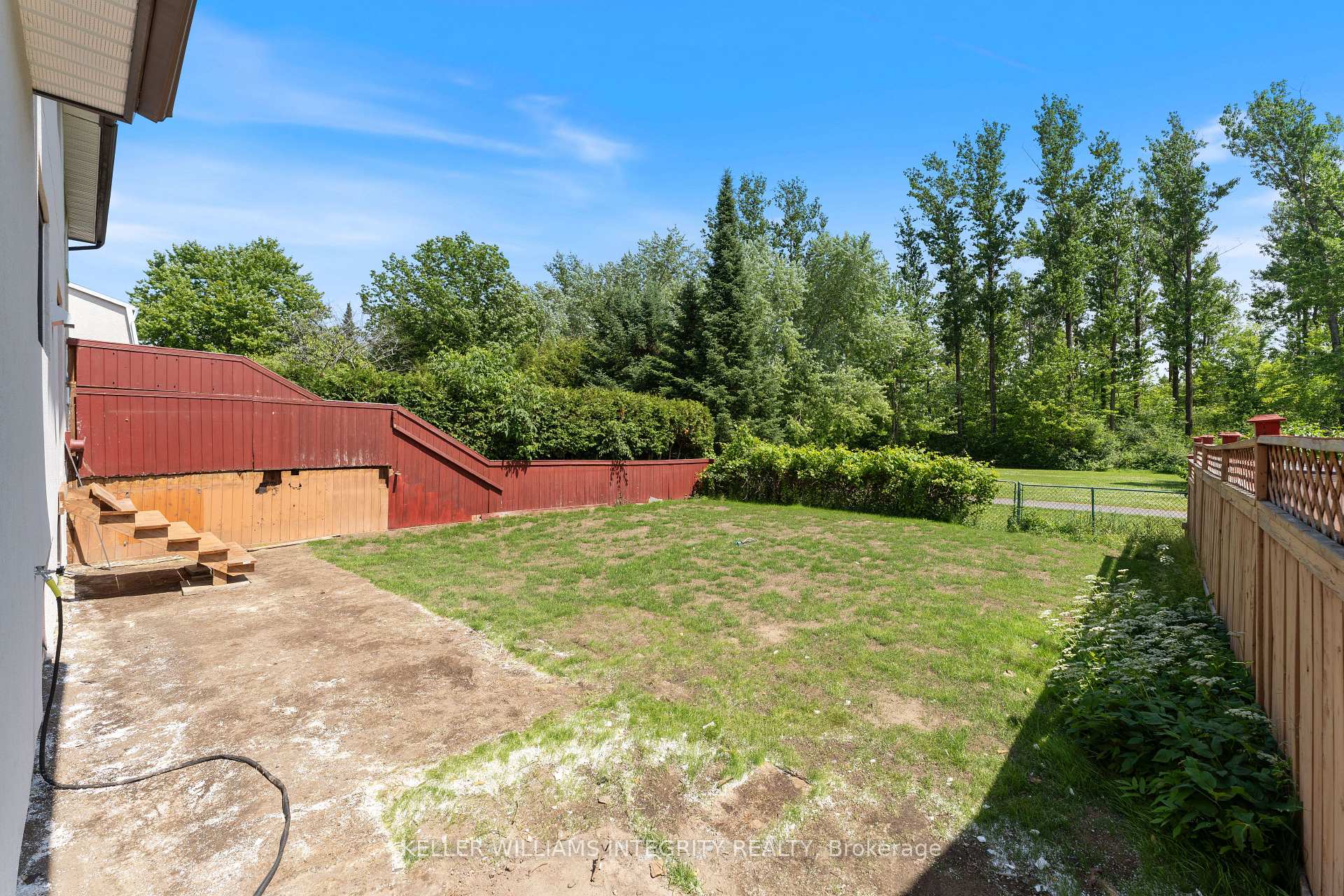 Photo 23 of 75 Downsview Crescent, Ottawa, Tanglewood — HOMEH