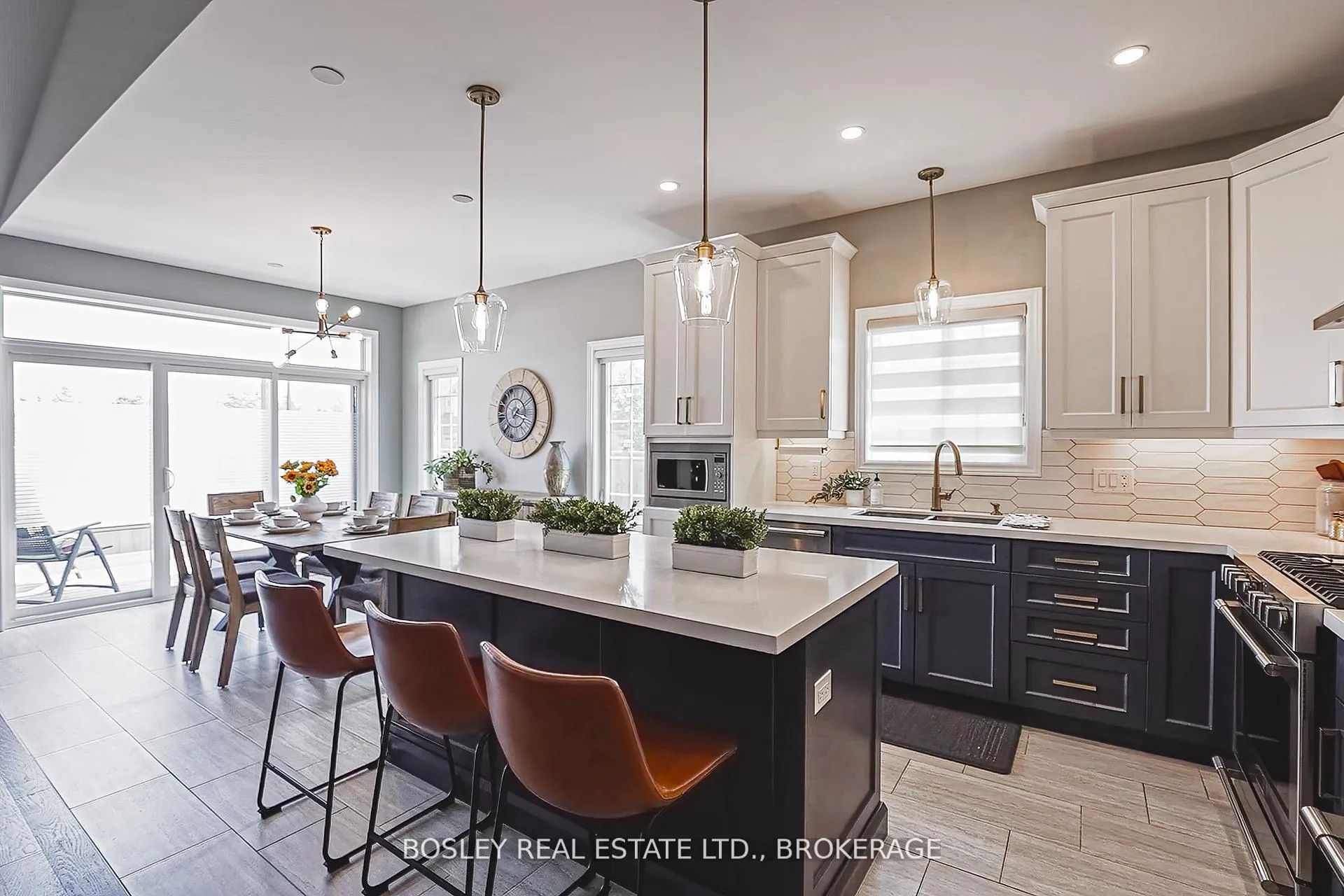 Photo 7 of 14 Cinnamon Street, Thorold, Rolling Meadows — HOMEH