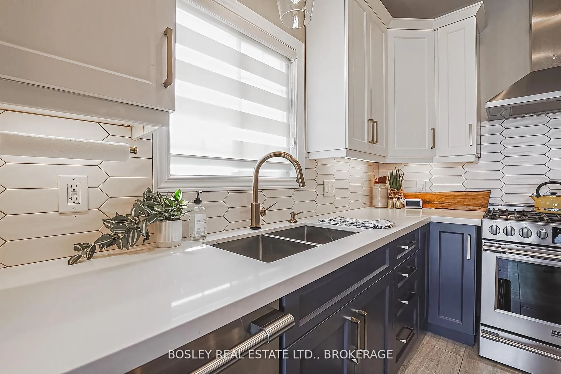 Photo 9 of 14 Cinnamon Street, Thorold, Rolling Meadows — HOMEH