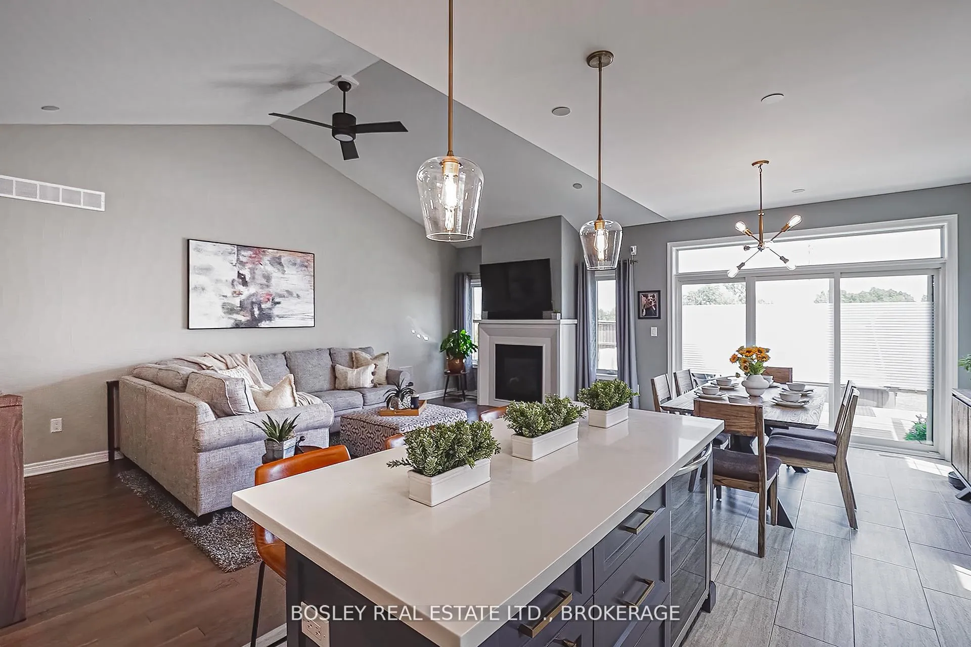 Photo 10 of 14 Cinnamon Street, Thorold, Rolling Meadows — HOMEH