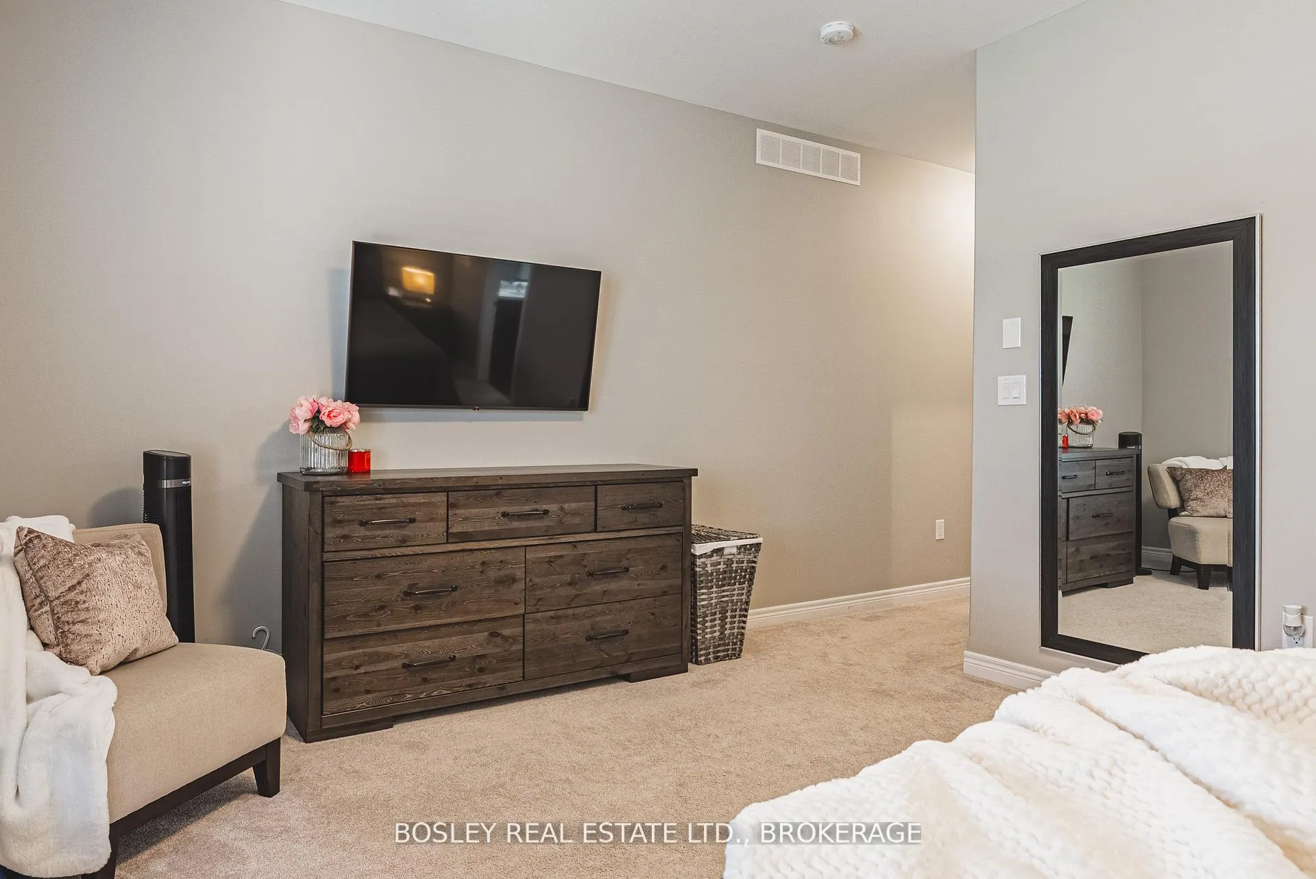 Photo 22 of 14 Cinnamon Street, Thorold, Rolling Meadows — HOMEH