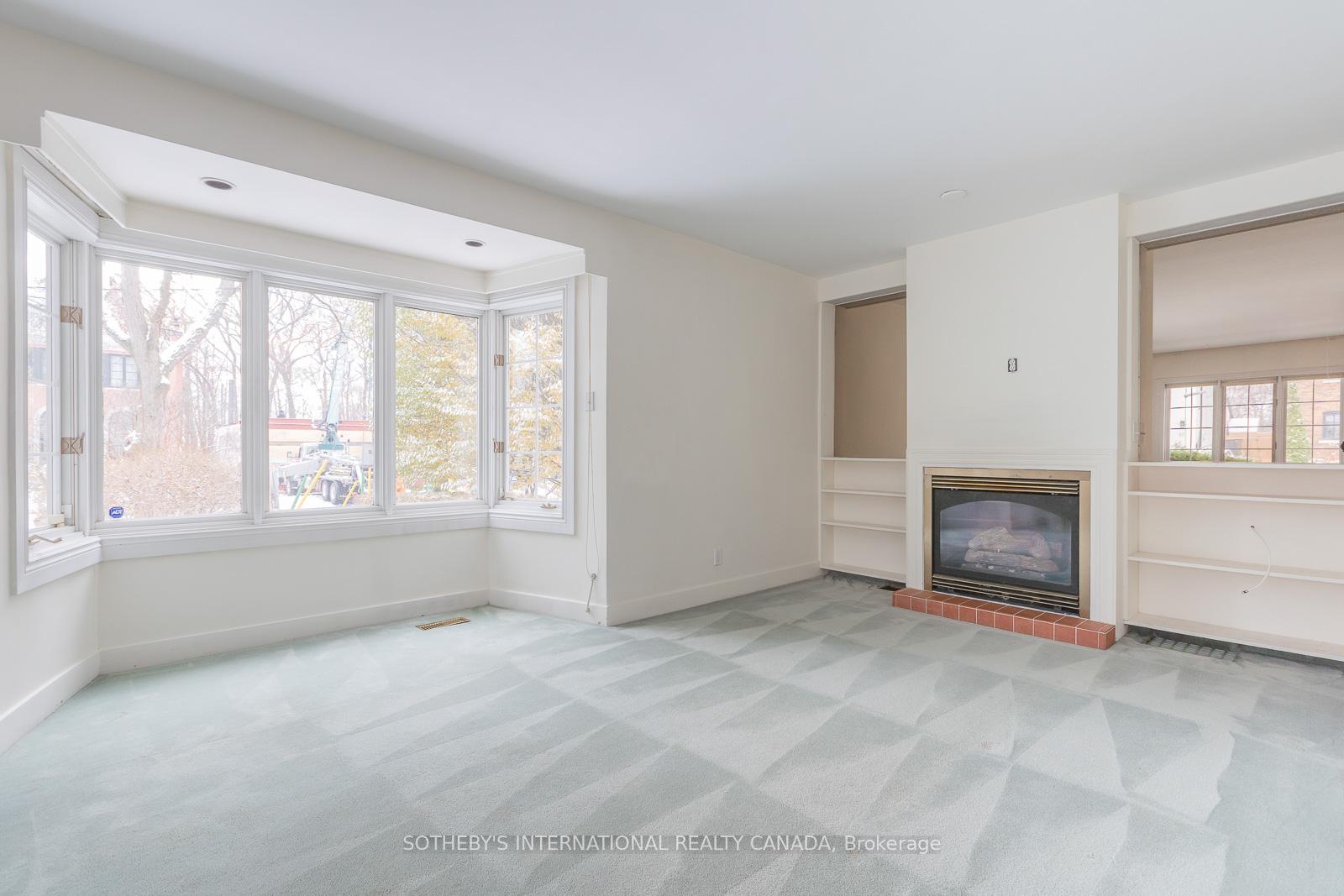 Photo 5 of 24 Douglas Crescent, Toronto, Leaside — HOMEH