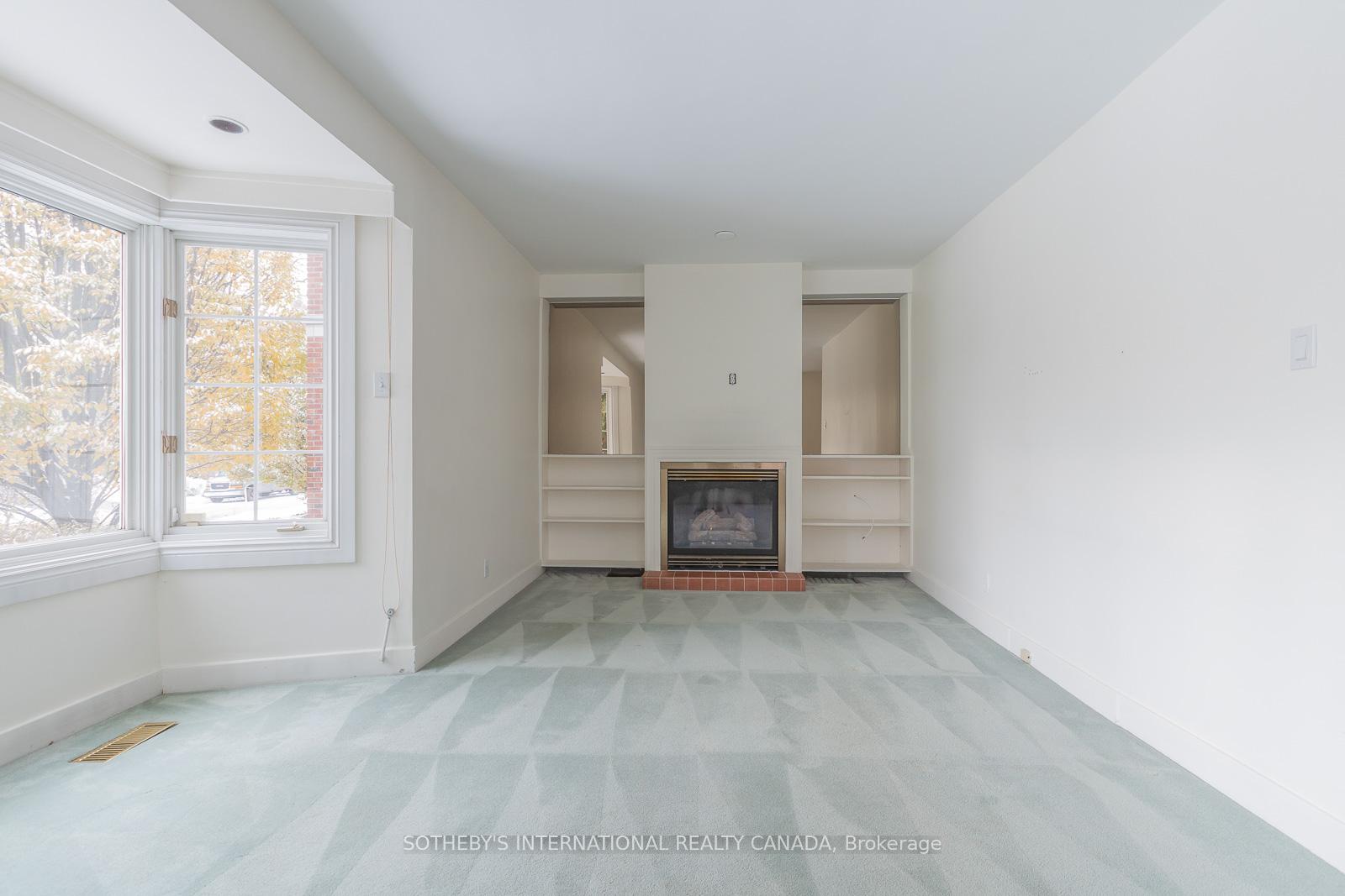 Photo 6 of 24 Douglas Crescent, Toronto, Leaside — HOMEH