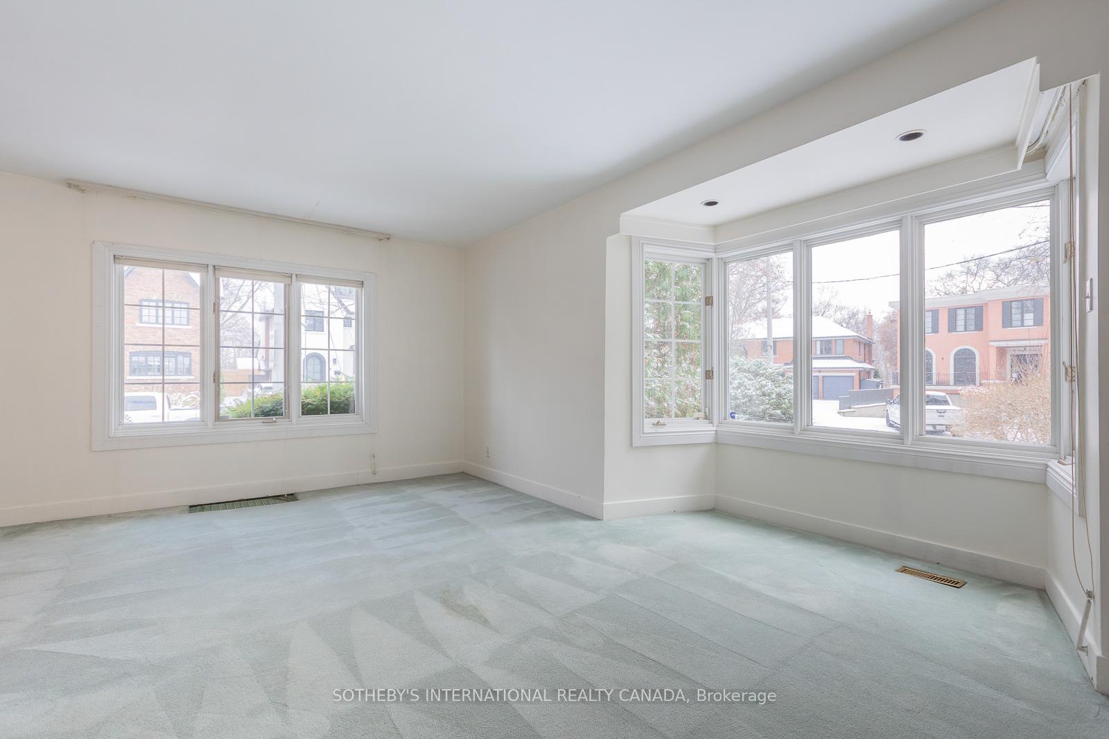 Photo 7 of 24 Douglas Crescent, Toronto, Leaside — HOMEH