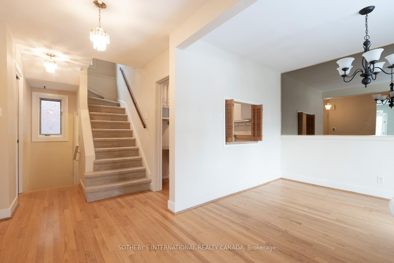 Photo 12 of 24 Douglas Crescent, Toronto, Leaside — HOMEH
