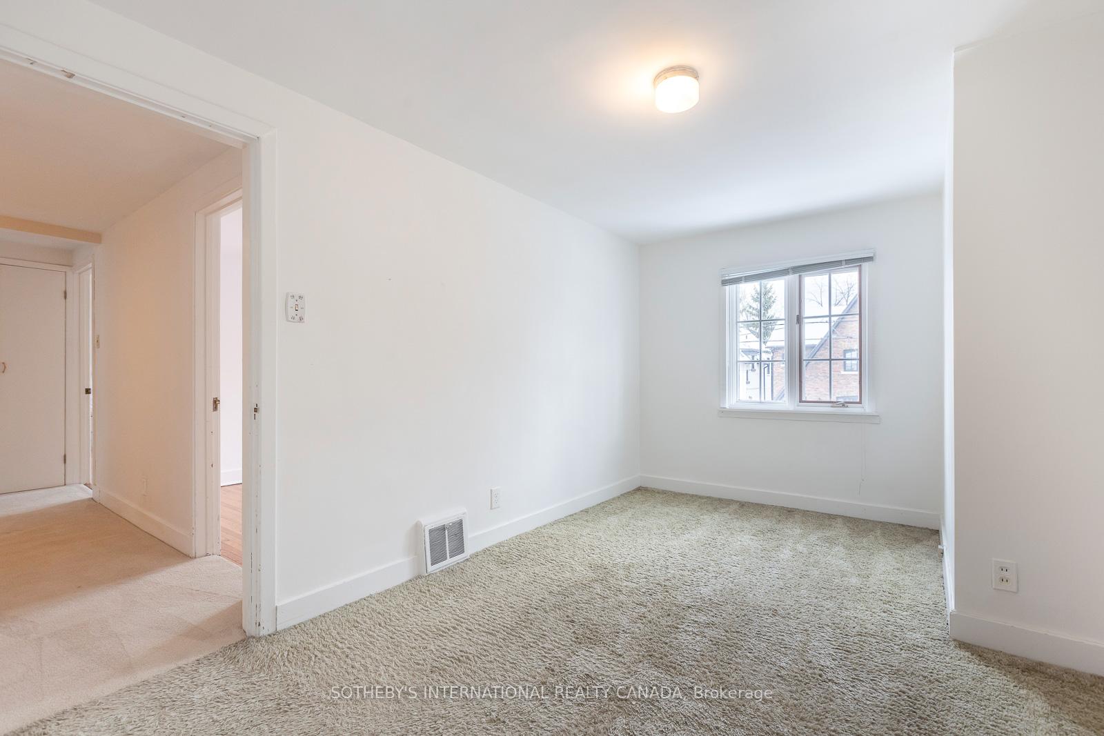 Photo 17 of 24 Douglas Crescent, Toronto, Leaside — HOMEH