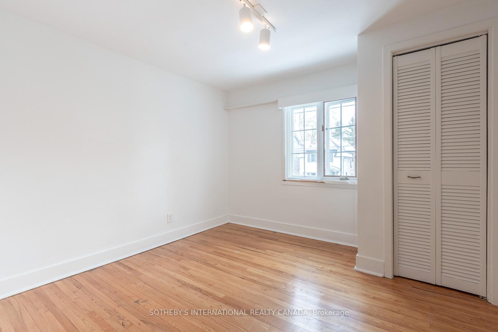 Photo 18 of 24 Douglas Crescent, Toronto, Leaside — HOMEH