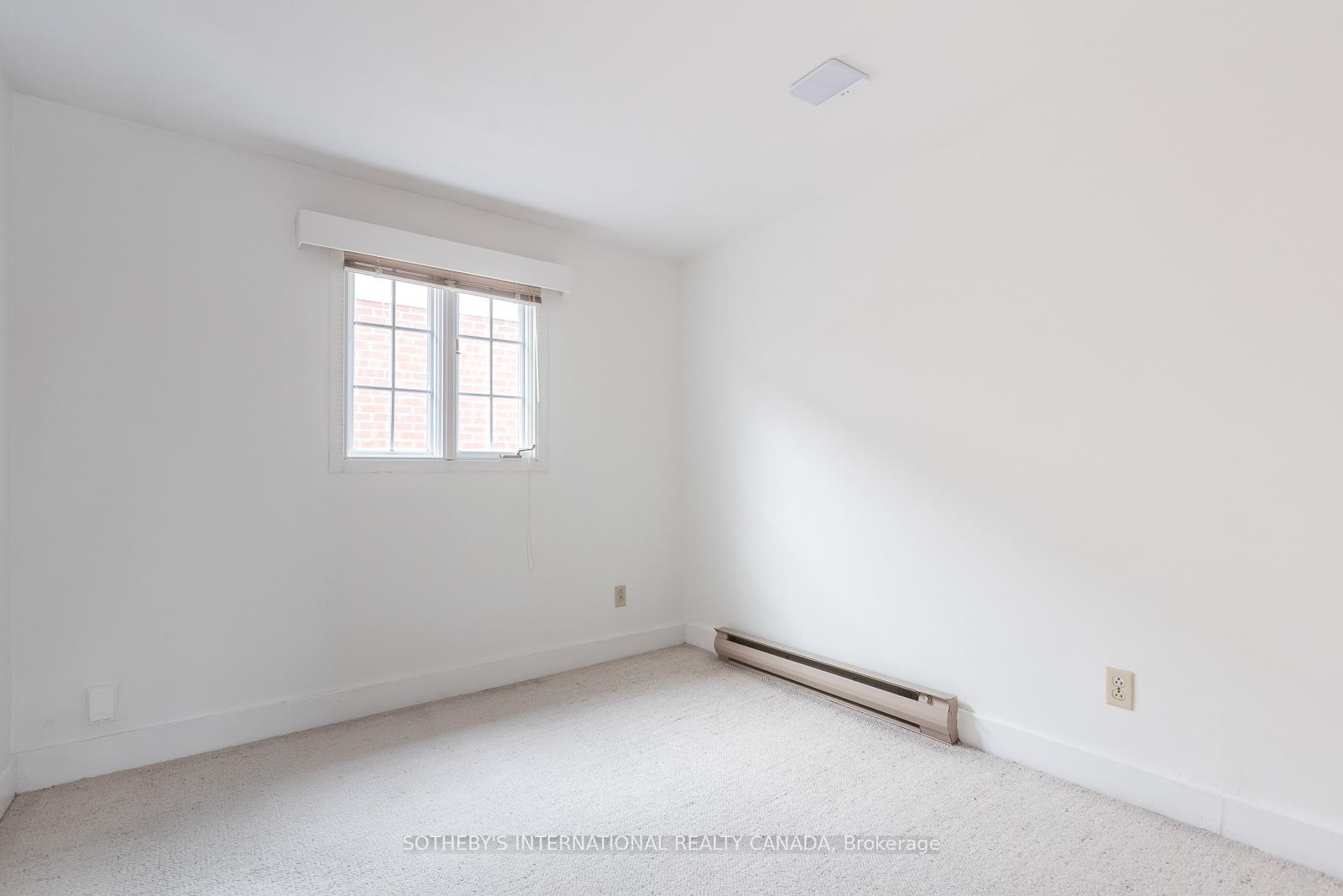 Photo 19 of 24 Douglas Crescent, Toronto, Leaside — HOMEH