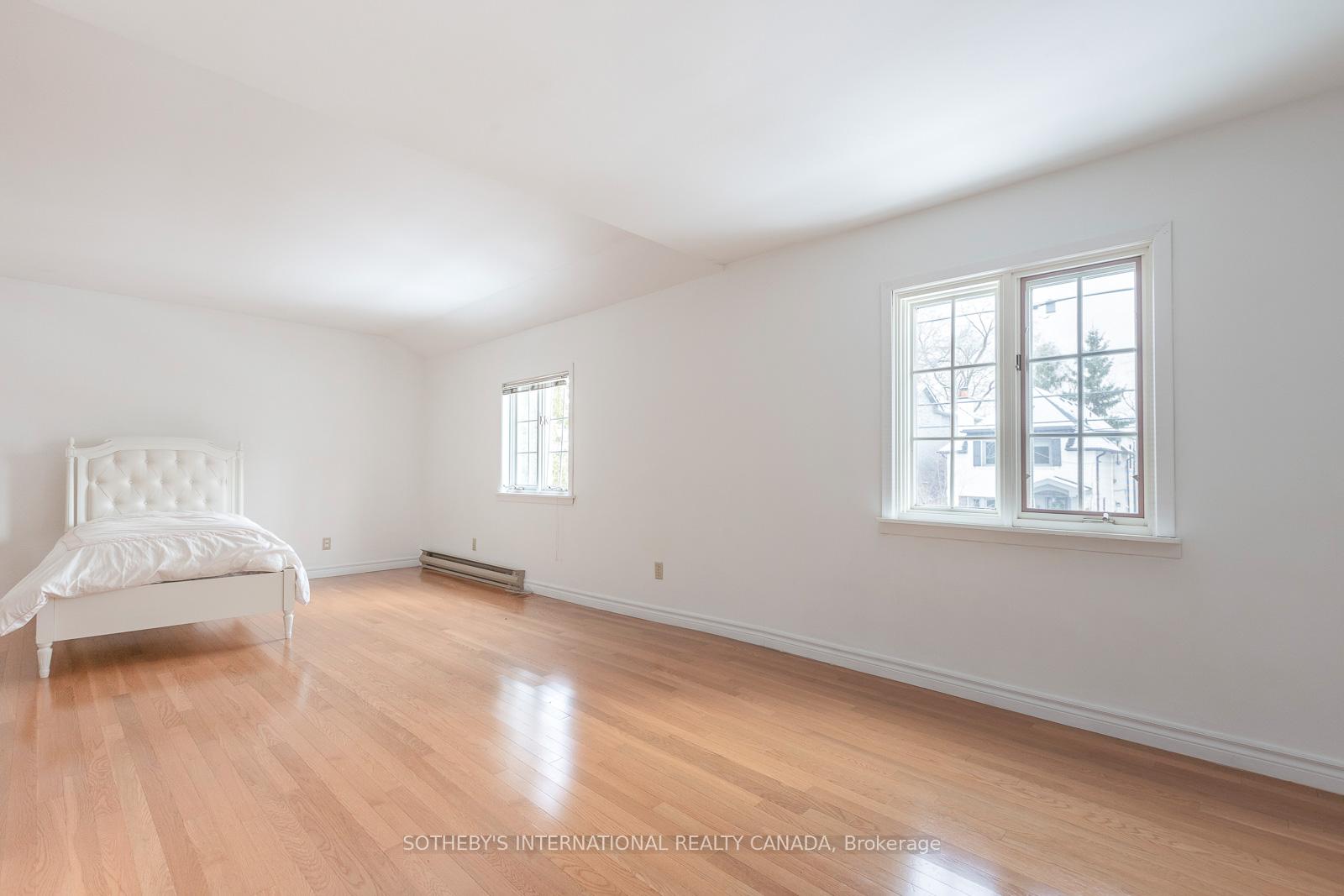 Photo 21 of 24 Douglas Crescent, Toronto, Leaside — HOMEH