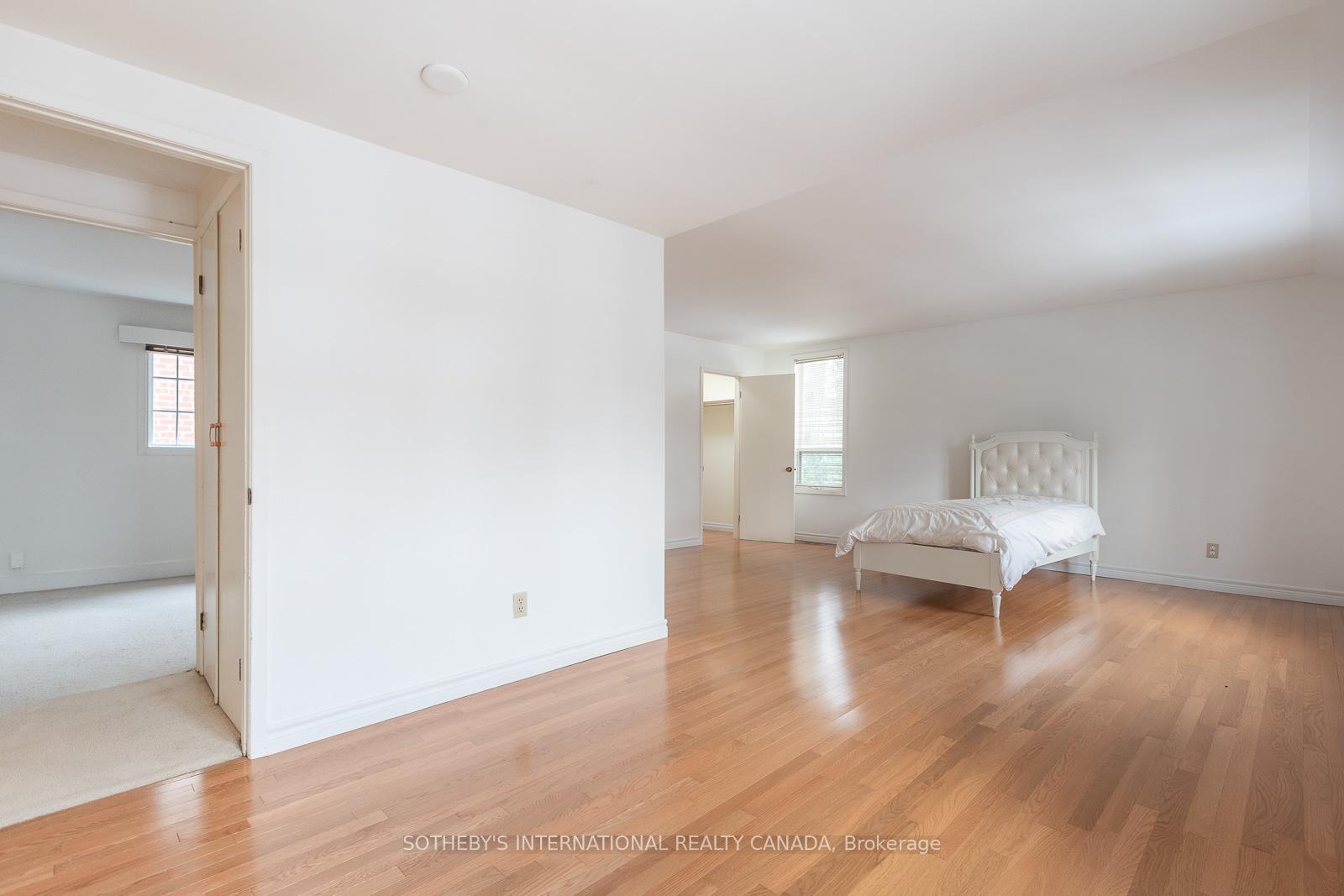 Photo 22 of 24 Douglas Crescent, Toronto, Leaside — HOMEH