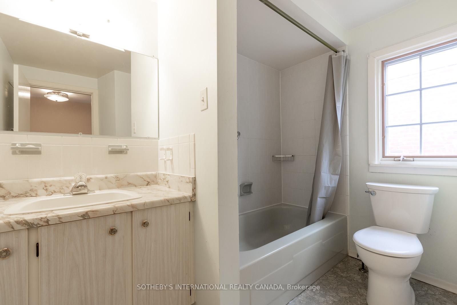 Photo 28 of 24 Douglas Crescent, Toronto, Leaside — HOMEH